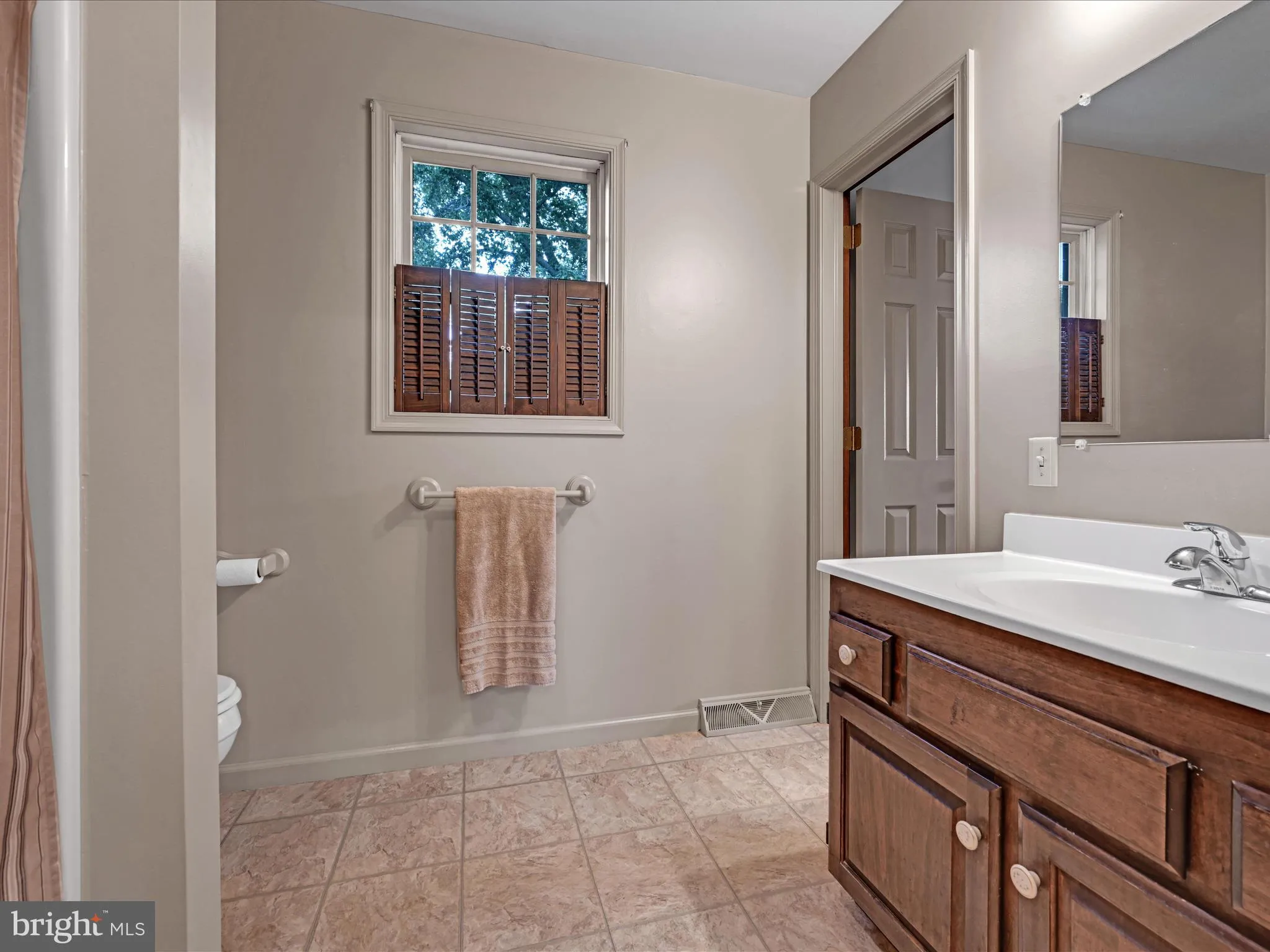 Ephrata, Pennsylvania 17522, United States, 3 Bedrooms Bedrooms, ,2 BathroomsBathrooms,Residential,Pending,19109