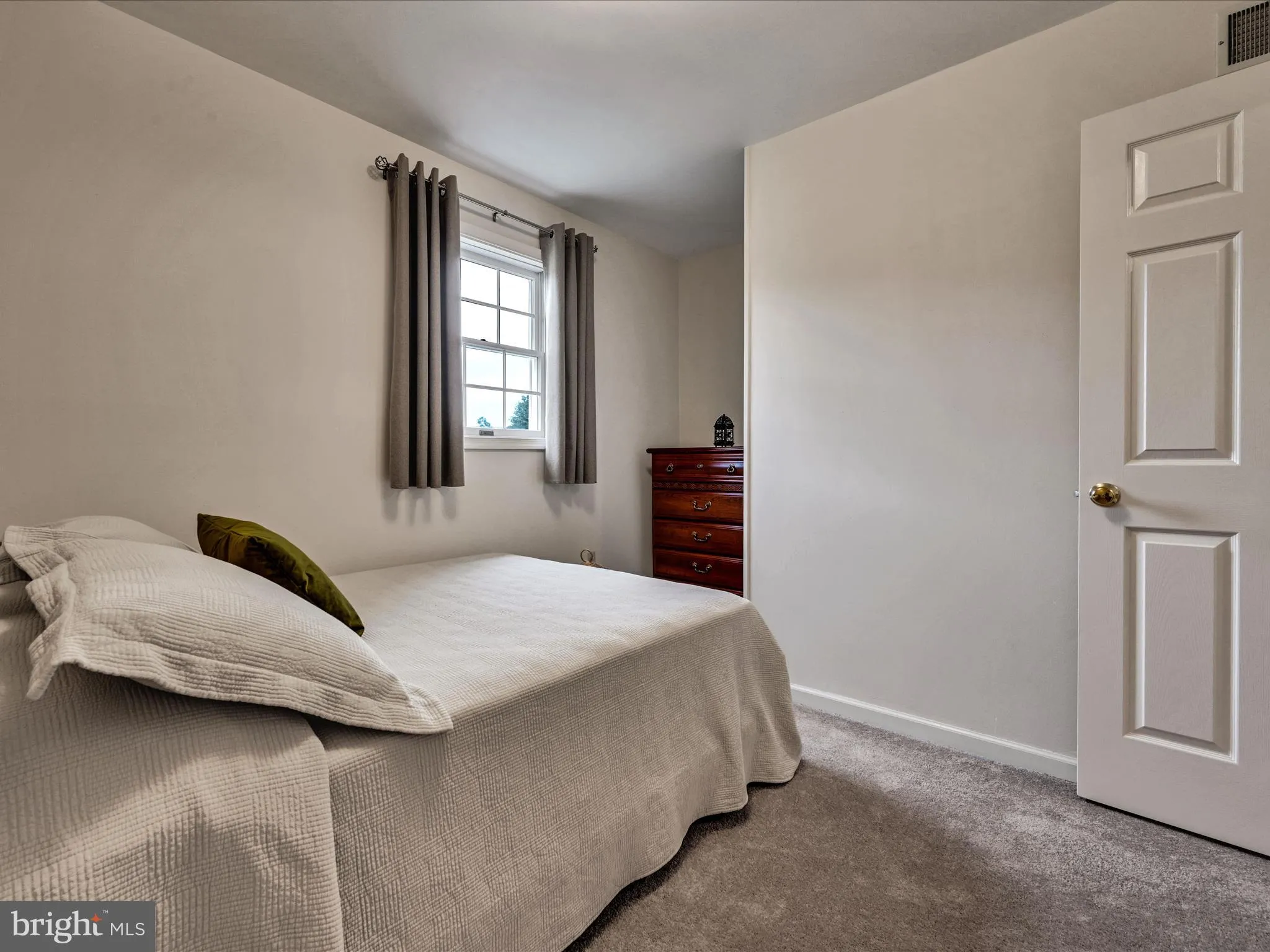 Ephrata, Pennsylvania 17522, United States, 3 Bedrooms Bedrooms, ,2 BathroomsBathrooms,Residential,Pending,19109