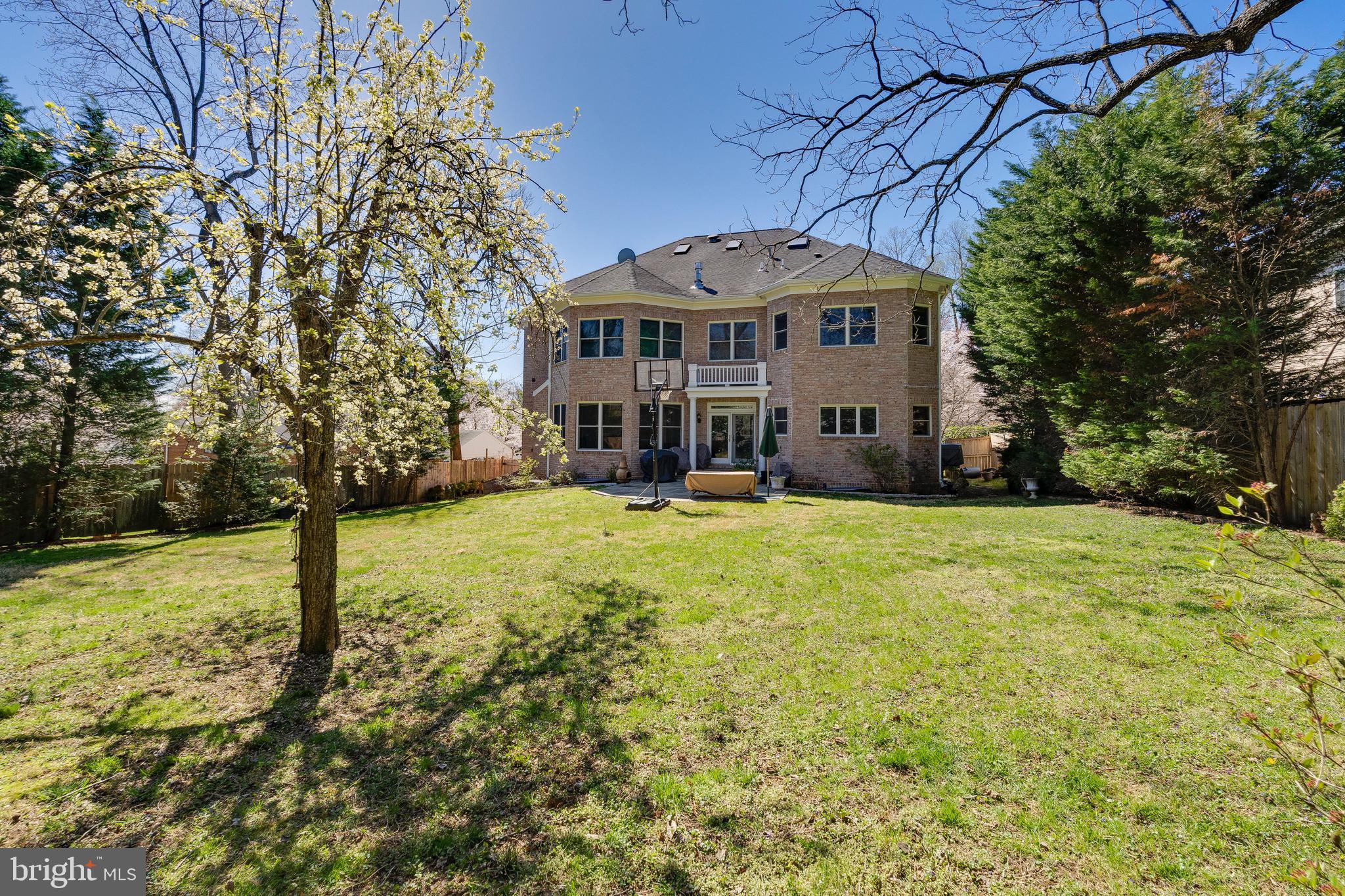 PINEVIEW - Residential Lease