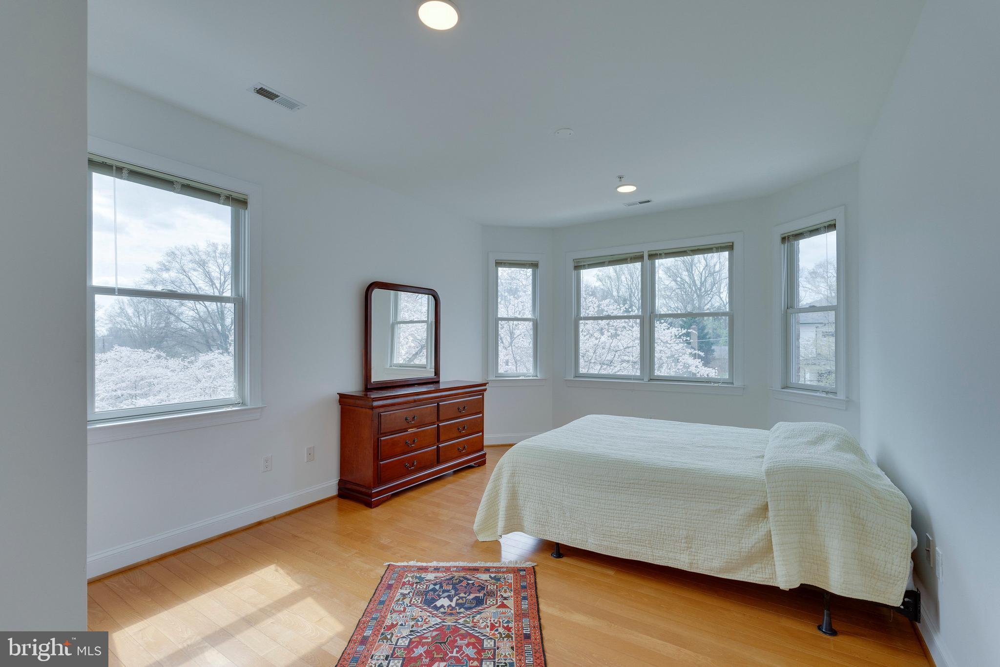 PINEVIEW - Residential Lease