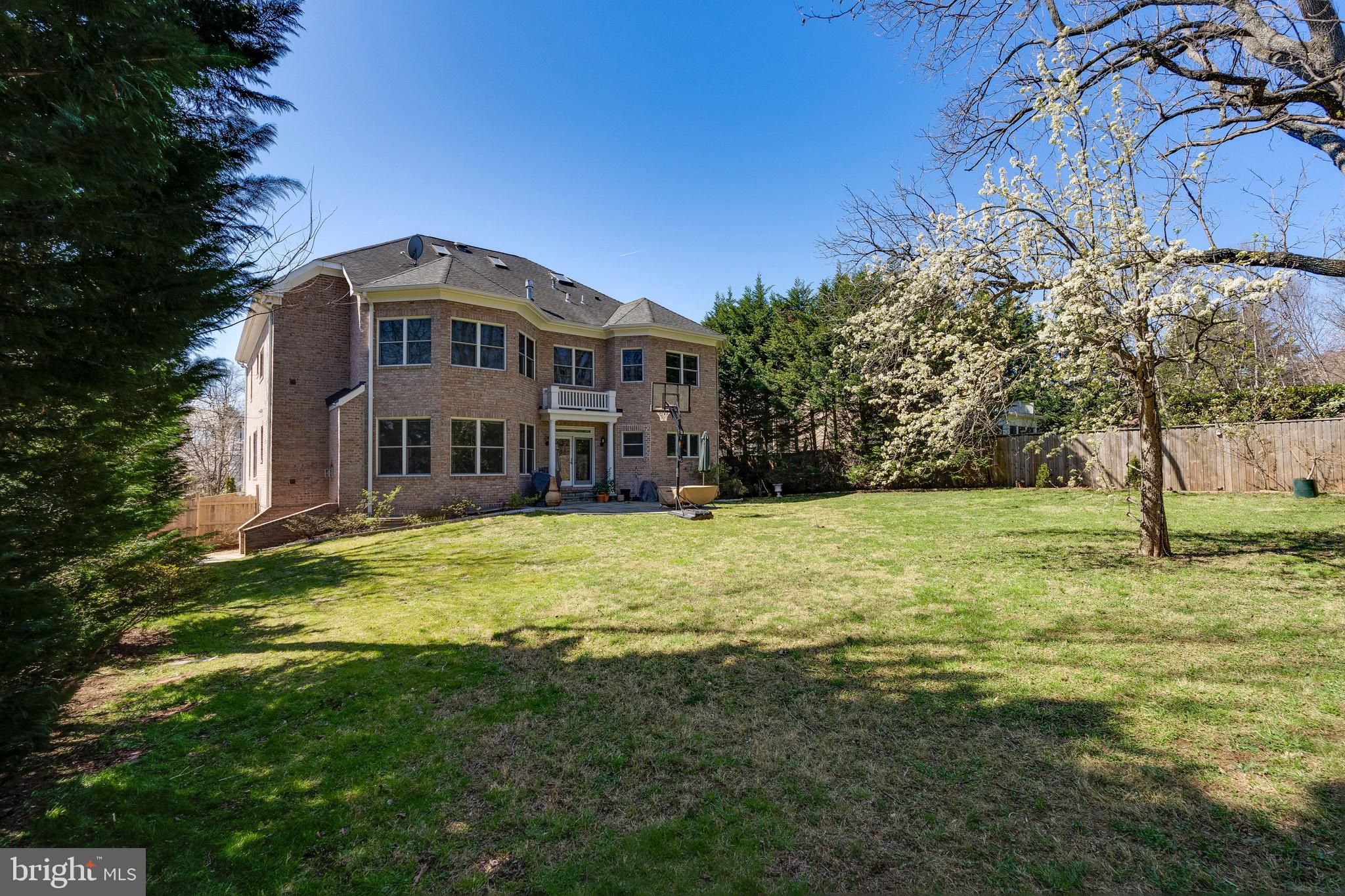 PINEVIEW - Residential Lease