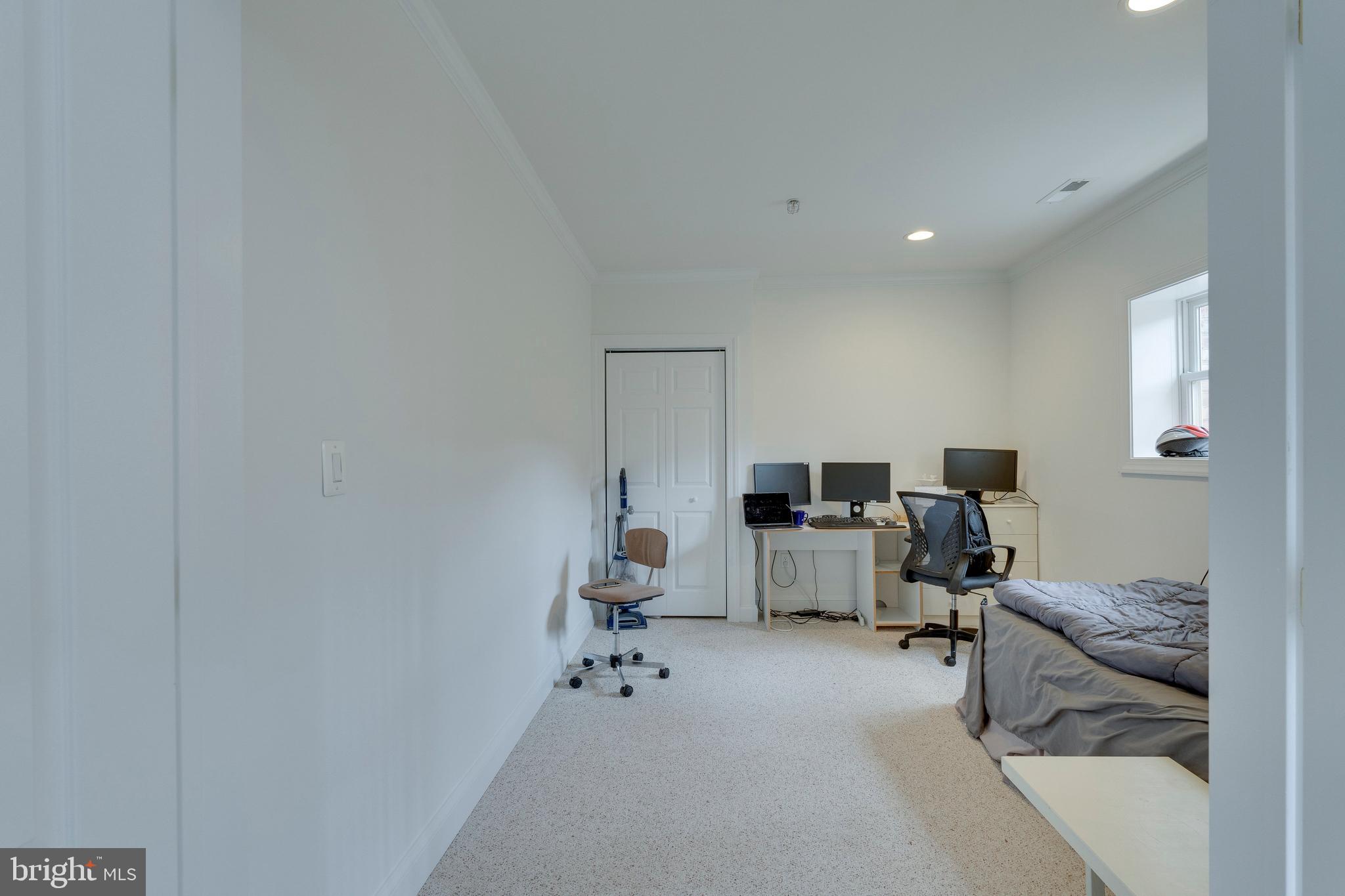 PINEVIEW - Residential Lease