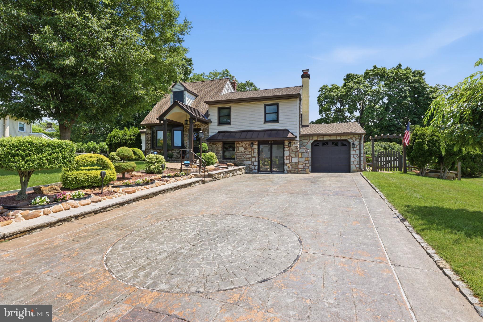 665 PADDOCK ROAD