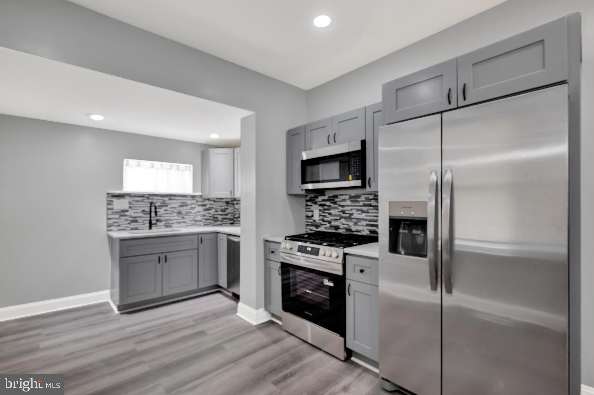 PORT RICHMOND - Residential