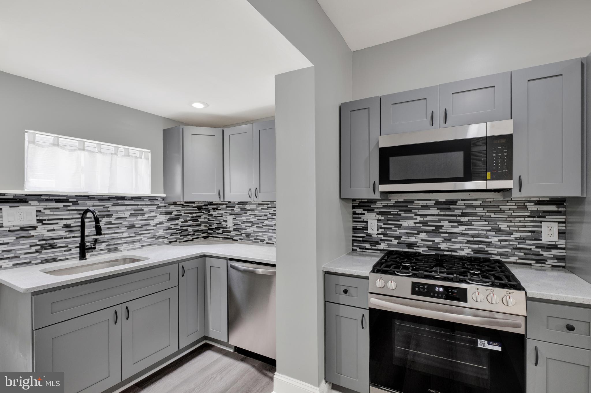 PORT RICHMOND - Residential