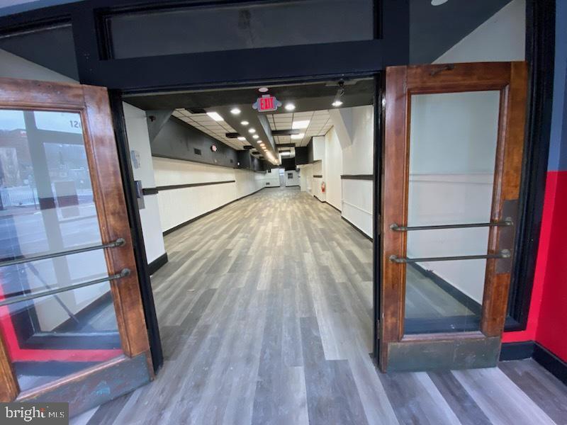 126 E LINCOLN HIGHWAY