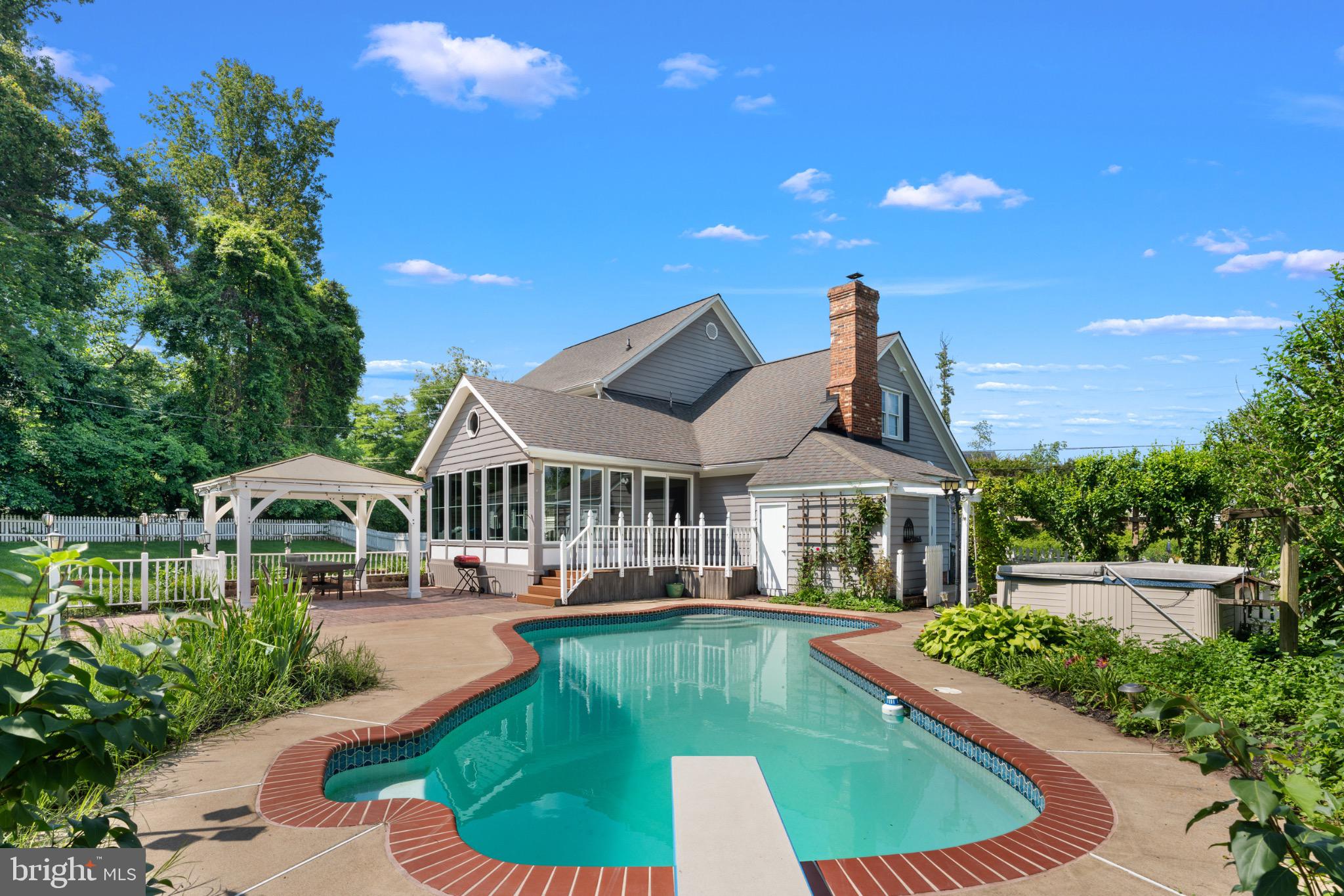 KENNARD RIDGE - Residential Lease