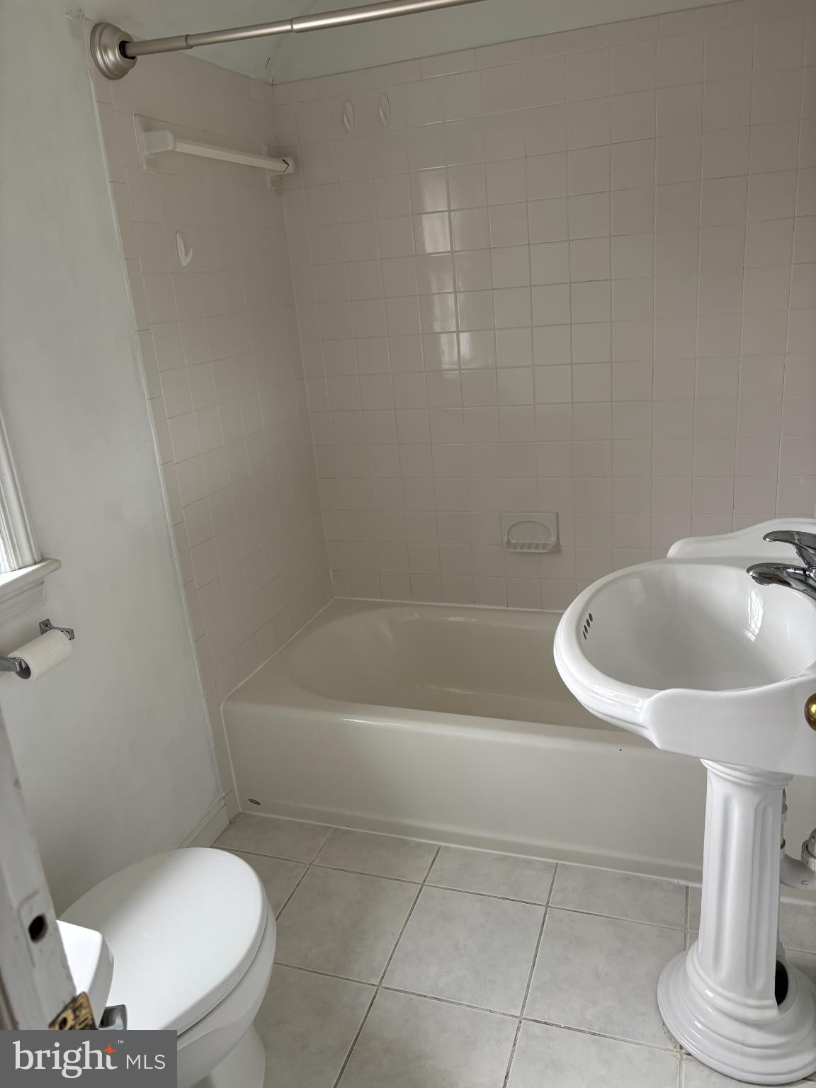 ADDISON HEIGHTS - Residential