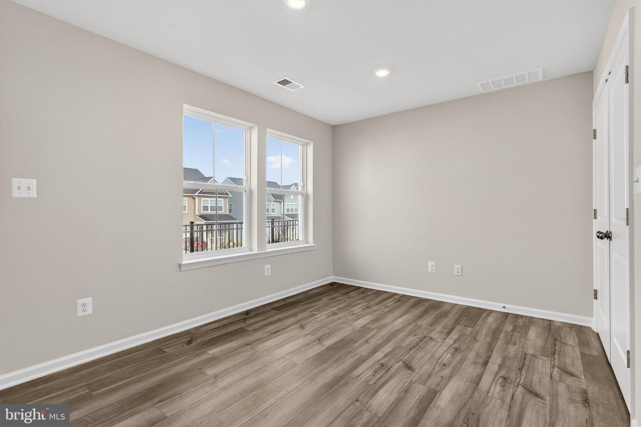 RED CLOVER MEADOWS - Residential Lease