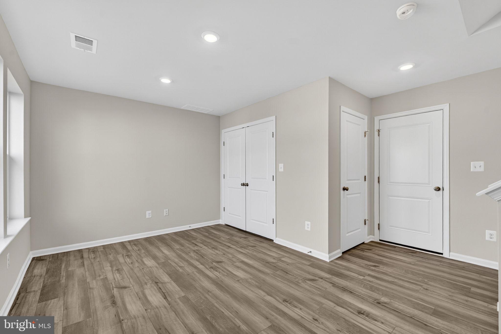 RED CLOVER MEADOWS - Residential Lease