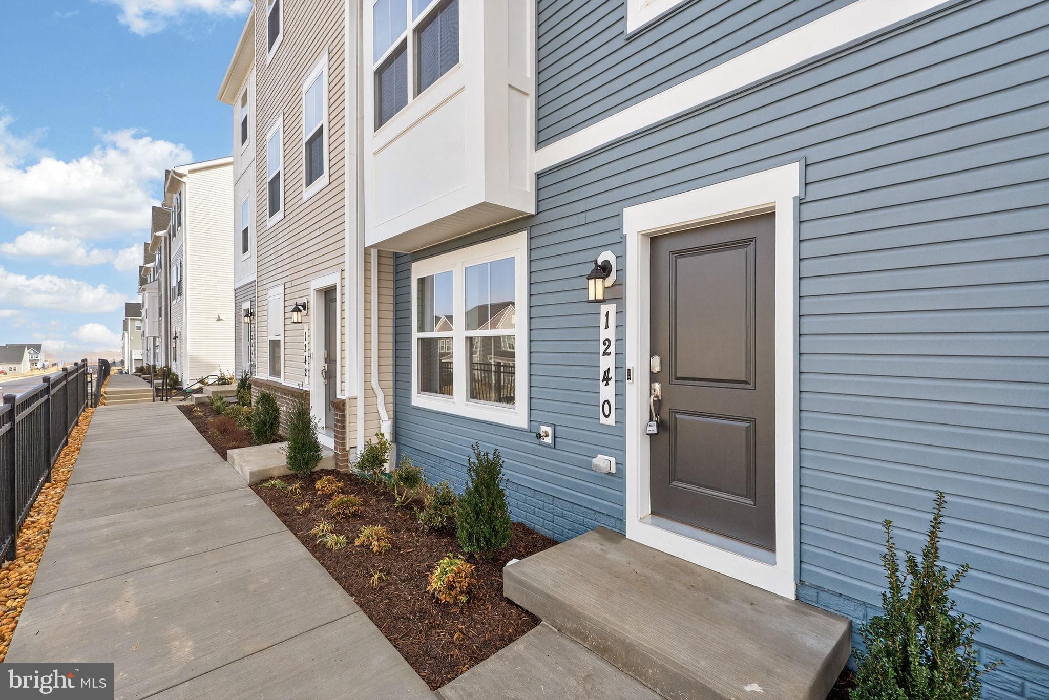 RED CLOVER MEADOWS - Residential Lease