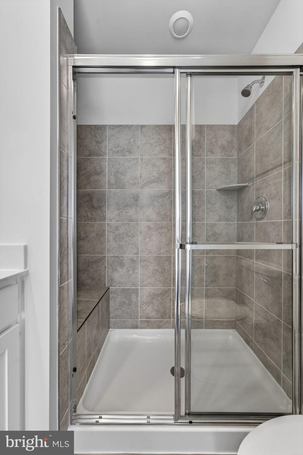 RED CLOVER MEADOWS - Residential Lease