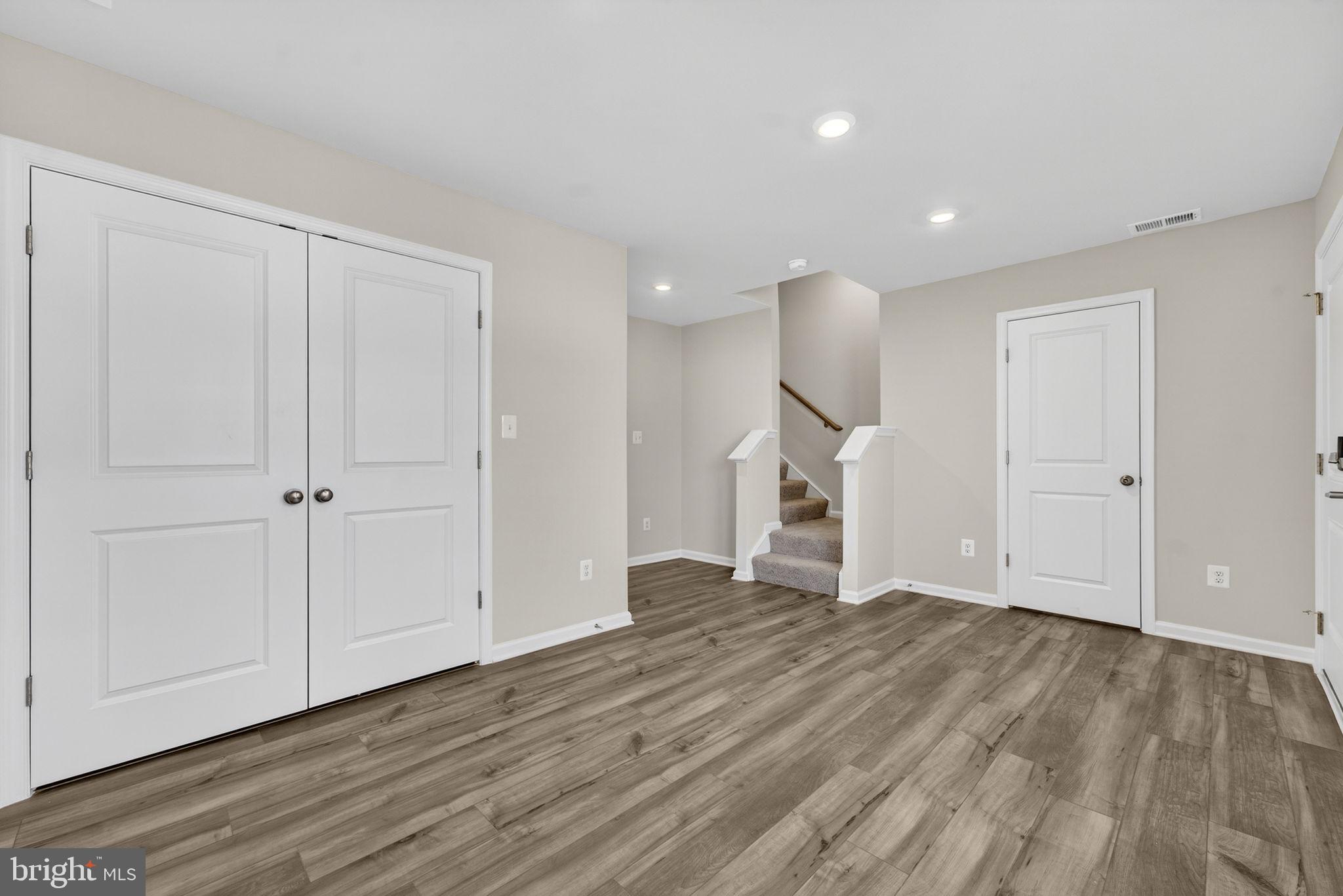 RED CLOVER MEADOWS - Residential Lease