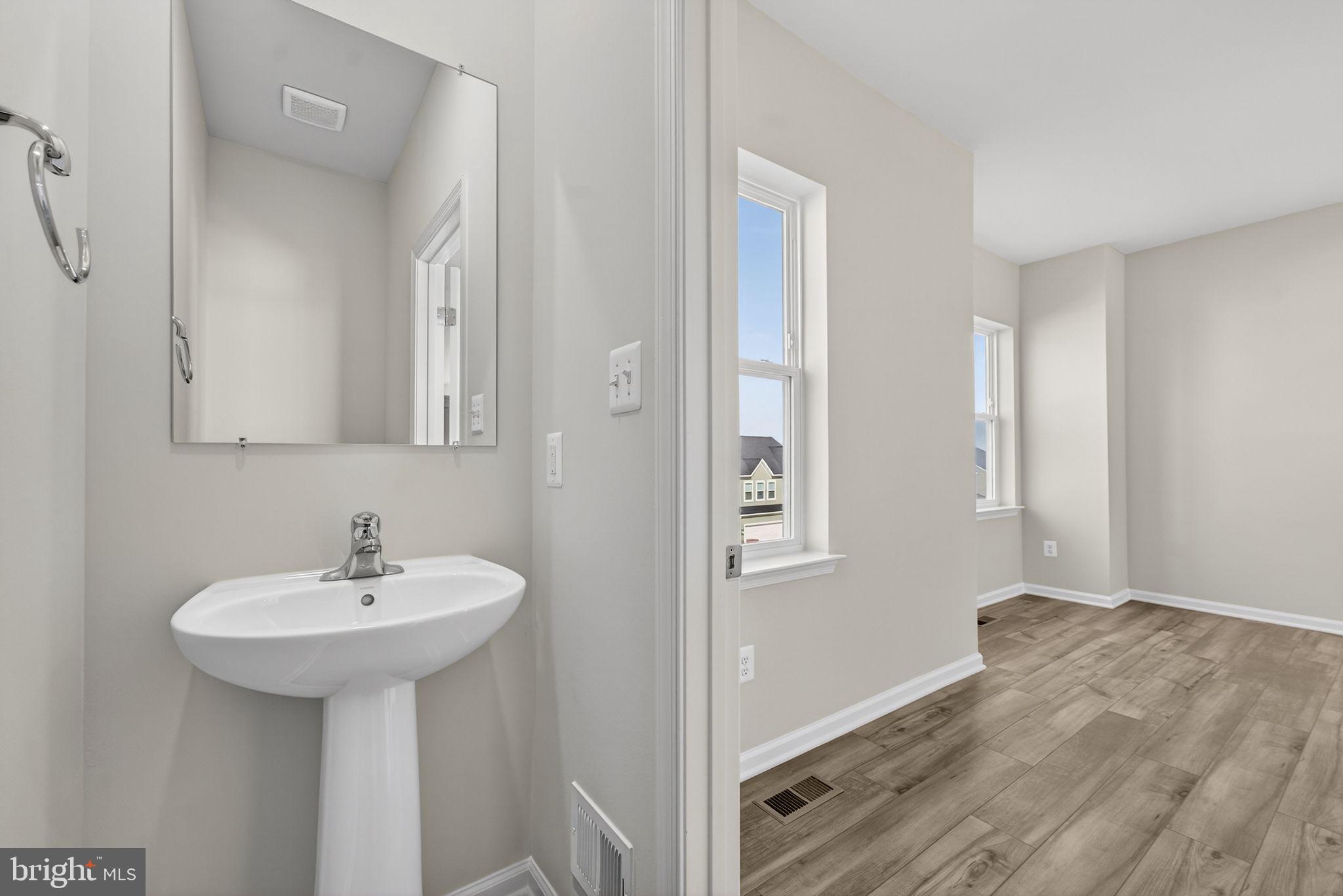 RED CLOVER MEADOWS - Residential Lease