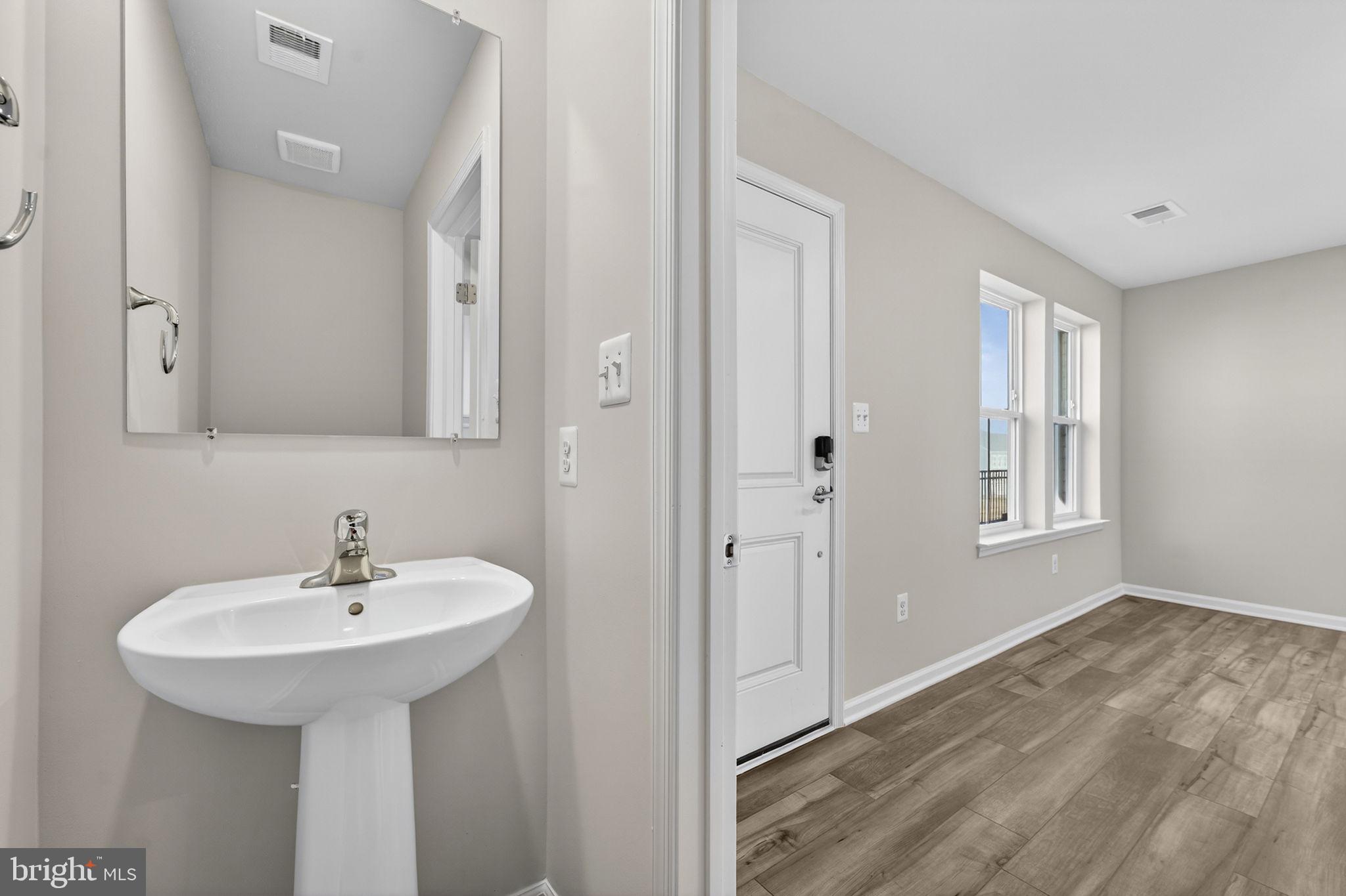 RED CLOVER MEADOWS - Residential Lease