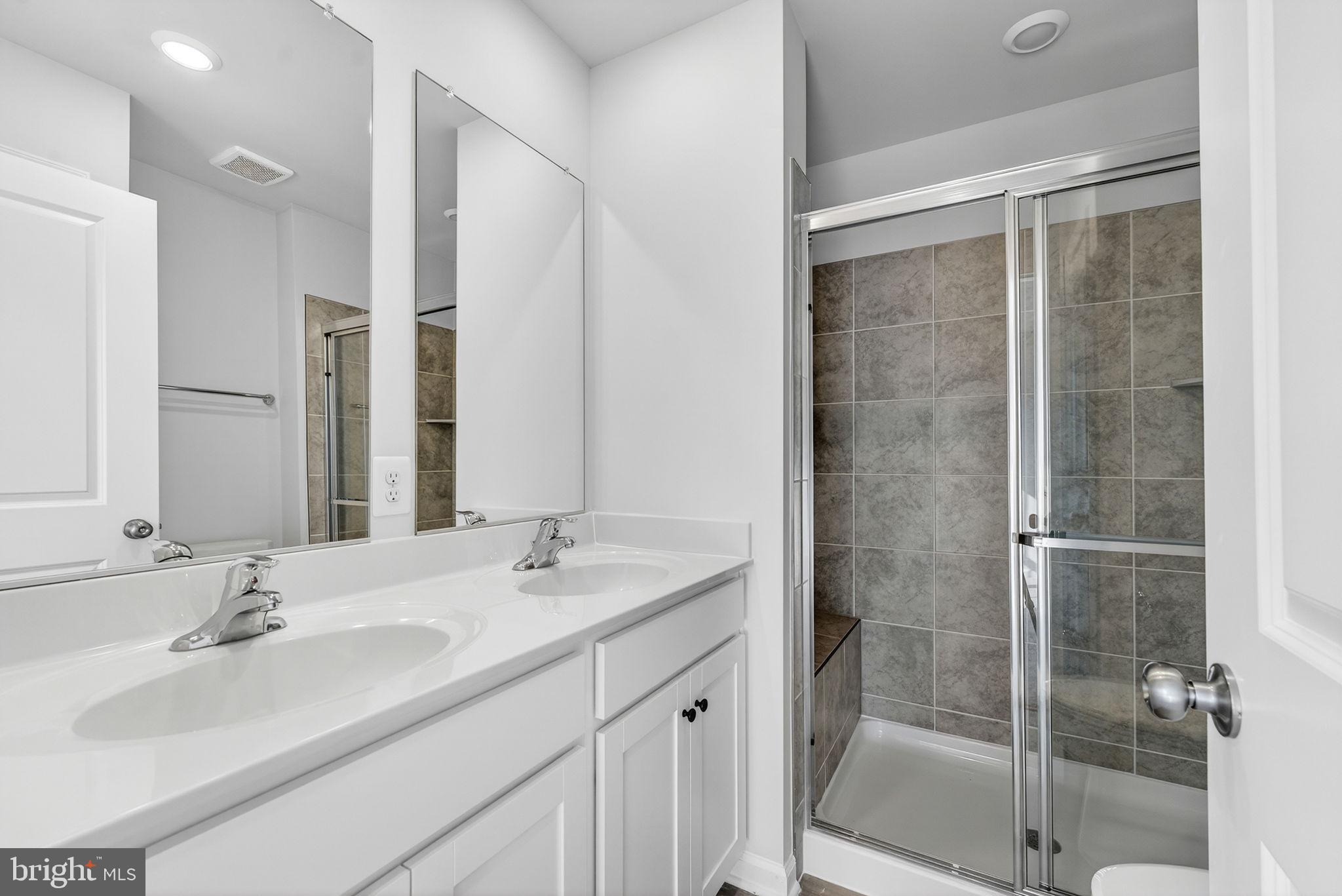 RED CLOVER MEADOWS - Residential Lease