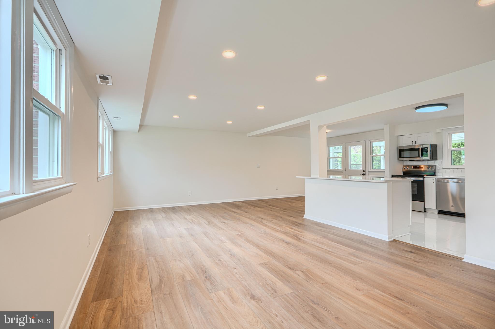 SUBURBAN GREENS - Residential