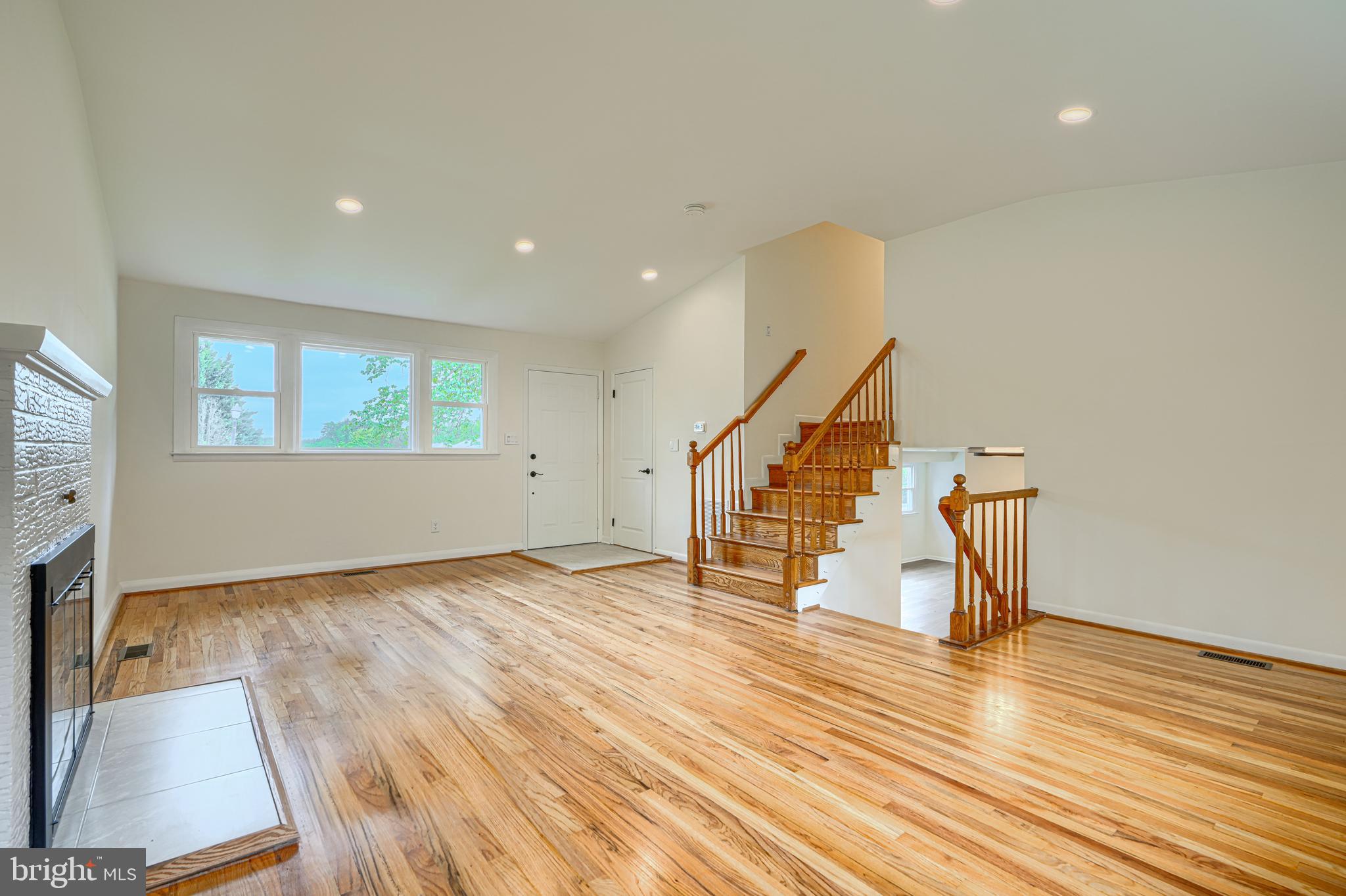 SUBURBAN GREENS - Residential