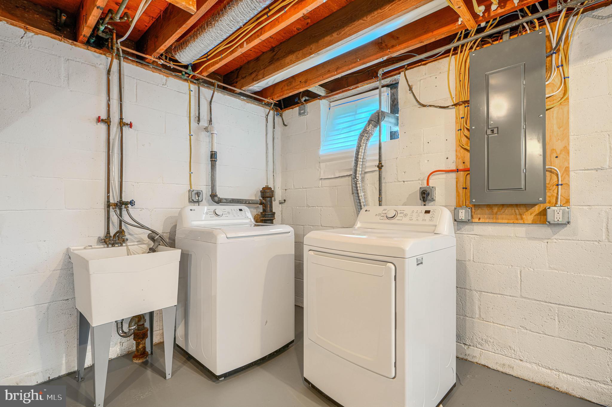 SUBURBAN GREENS - Residential