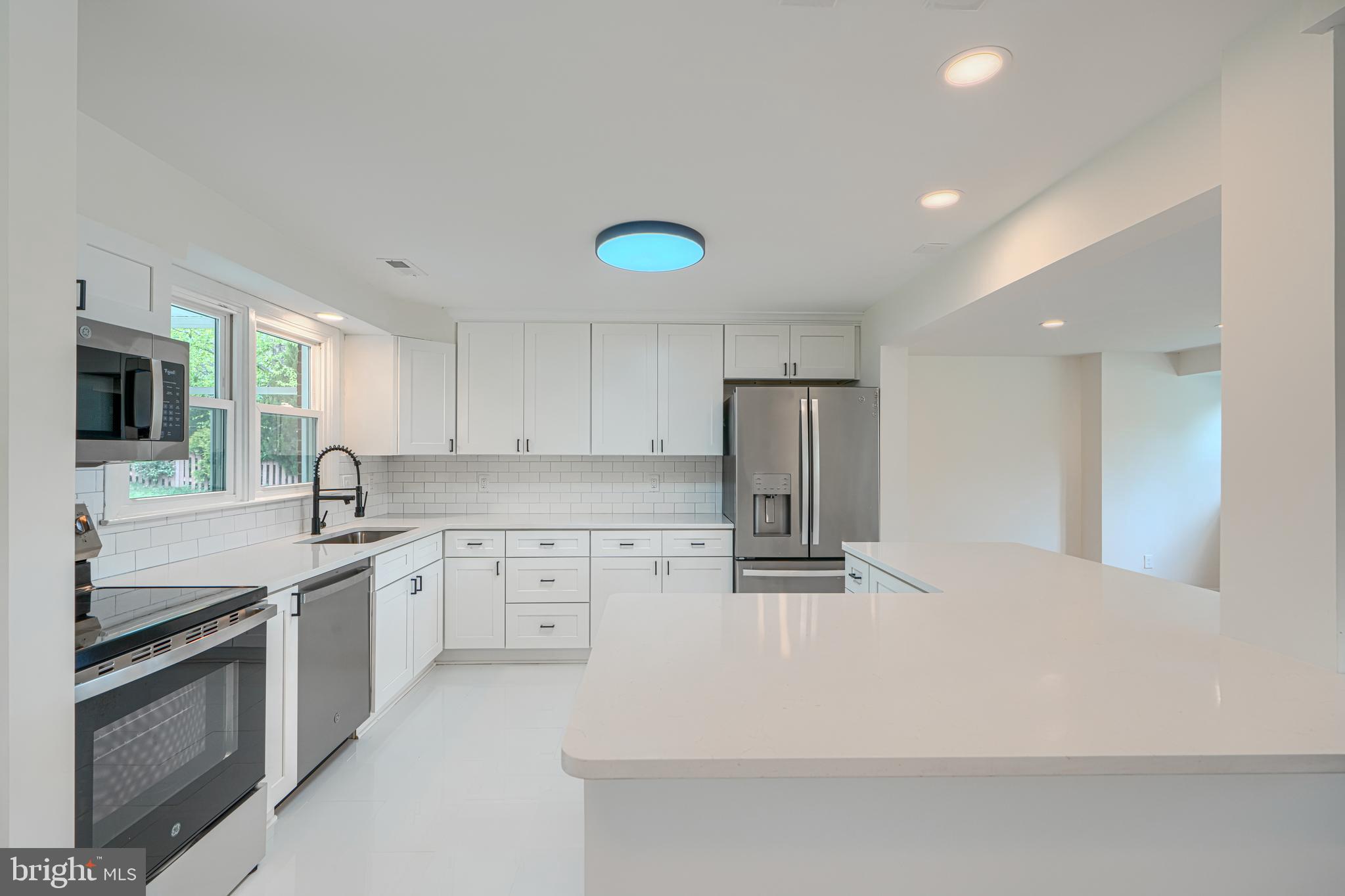 SUBURBAN GREENS - Residential