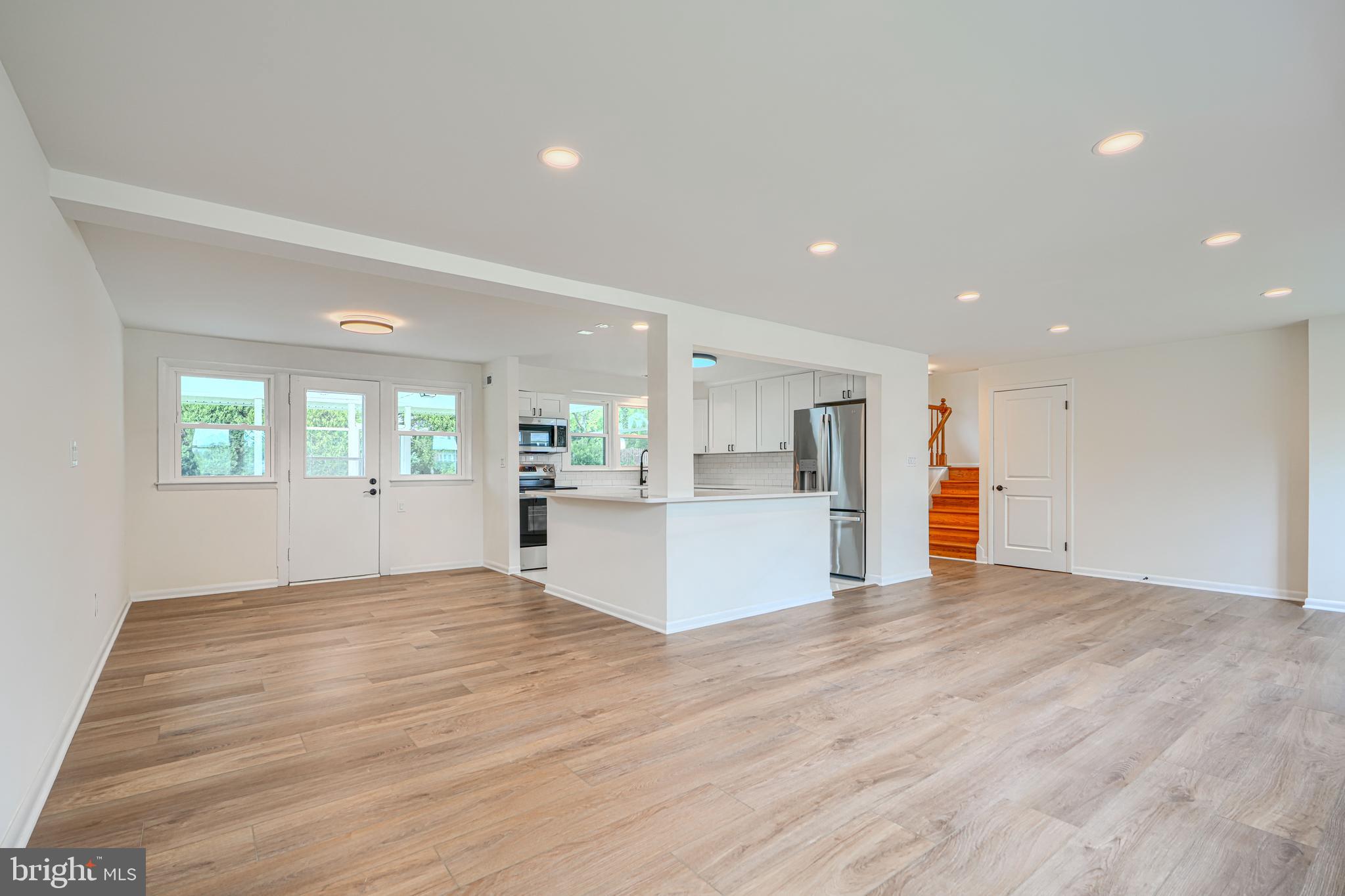 SUBURBAN GREENS - Residential