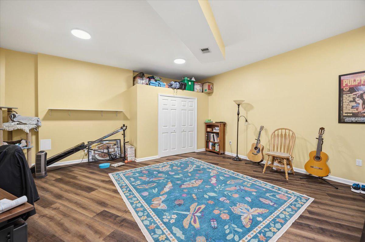 BOLIVAR VILLAGE - Residential