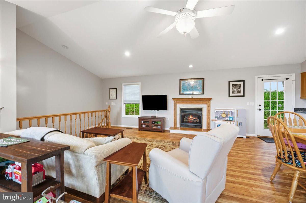 BOLIVAR VILLAGE - Residential