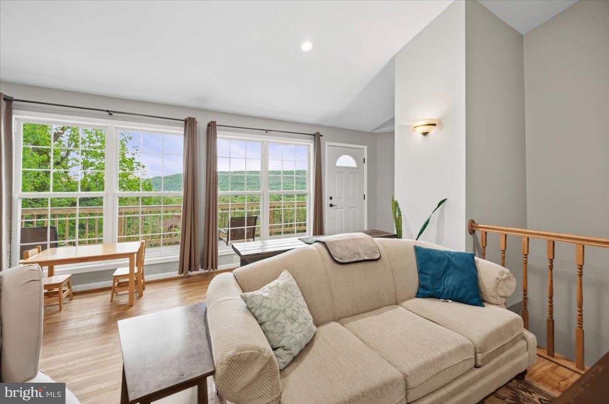 BOLIVAR VILLAGE - Residential