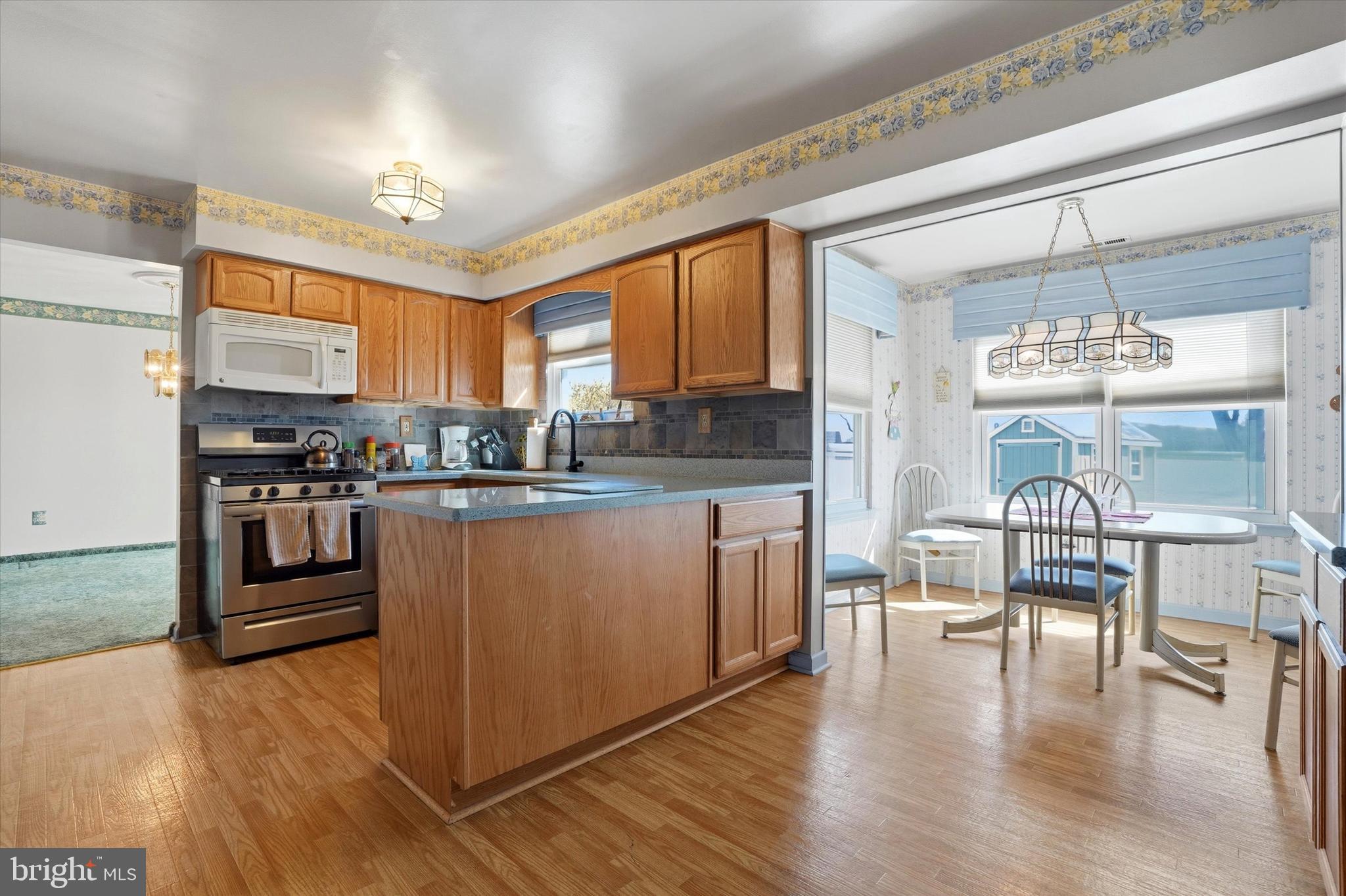 CROSS ROADS - Residential