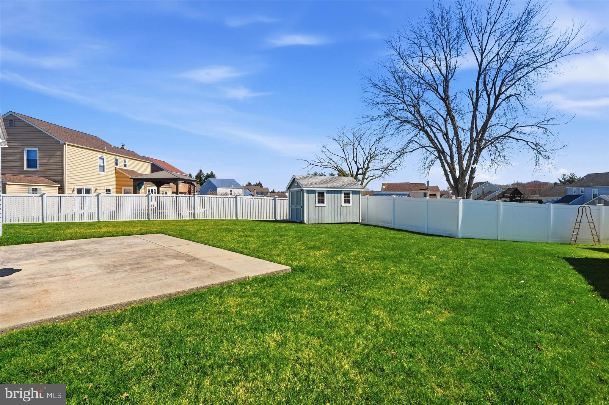 CROSS ROADS - Residential