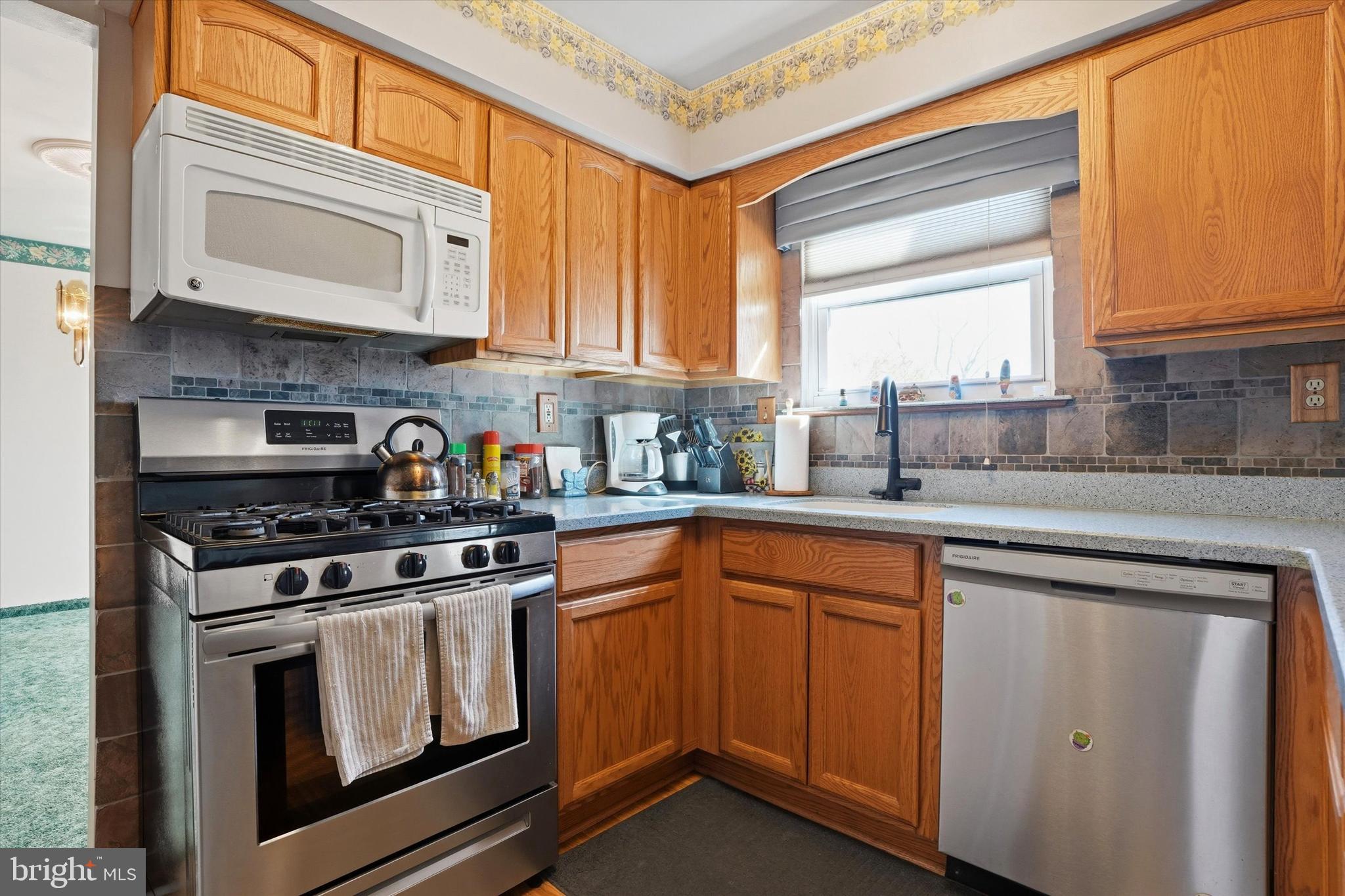 CROSS ROADS - Residential