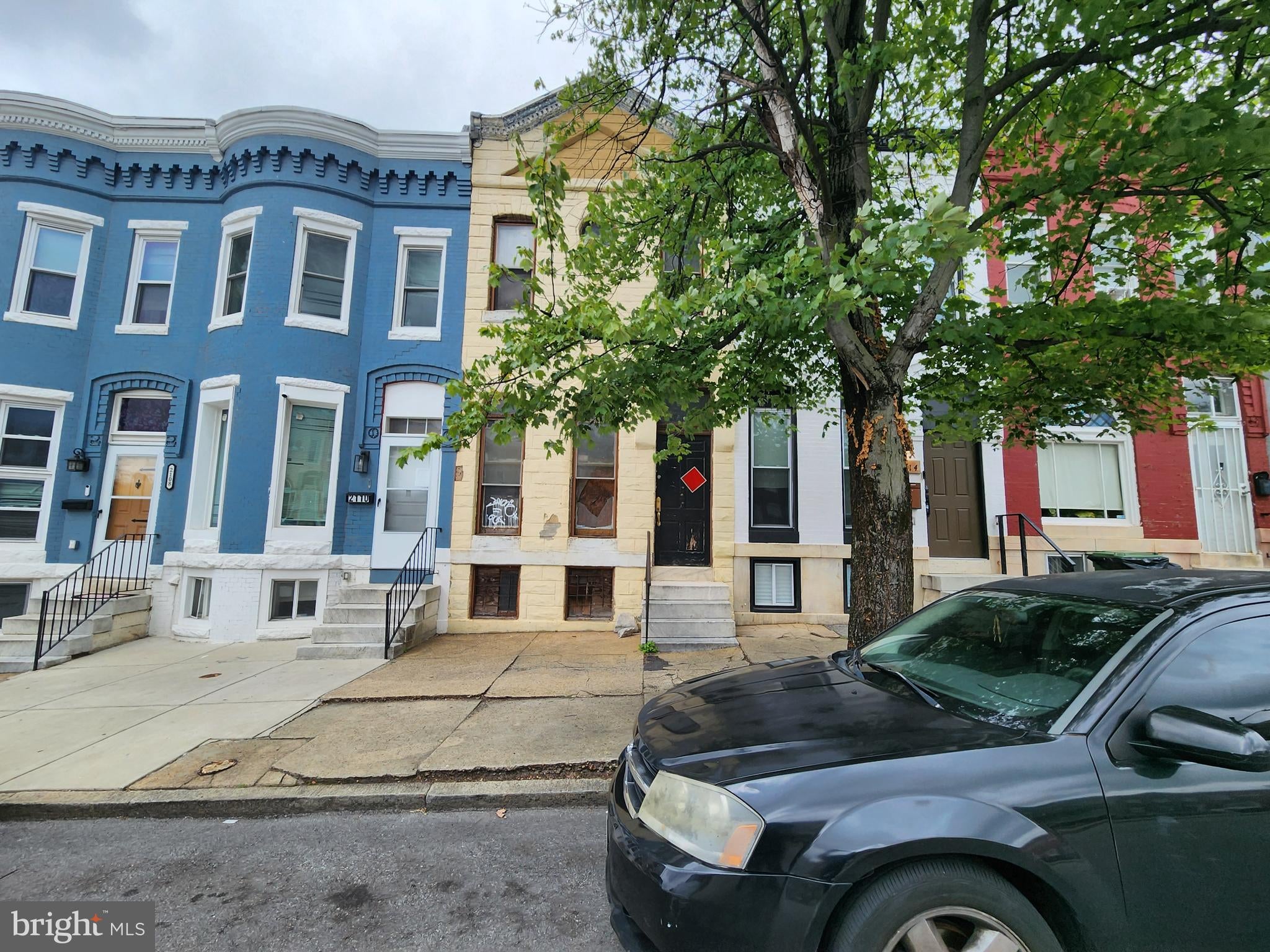 2112 N FULTON AVENUE