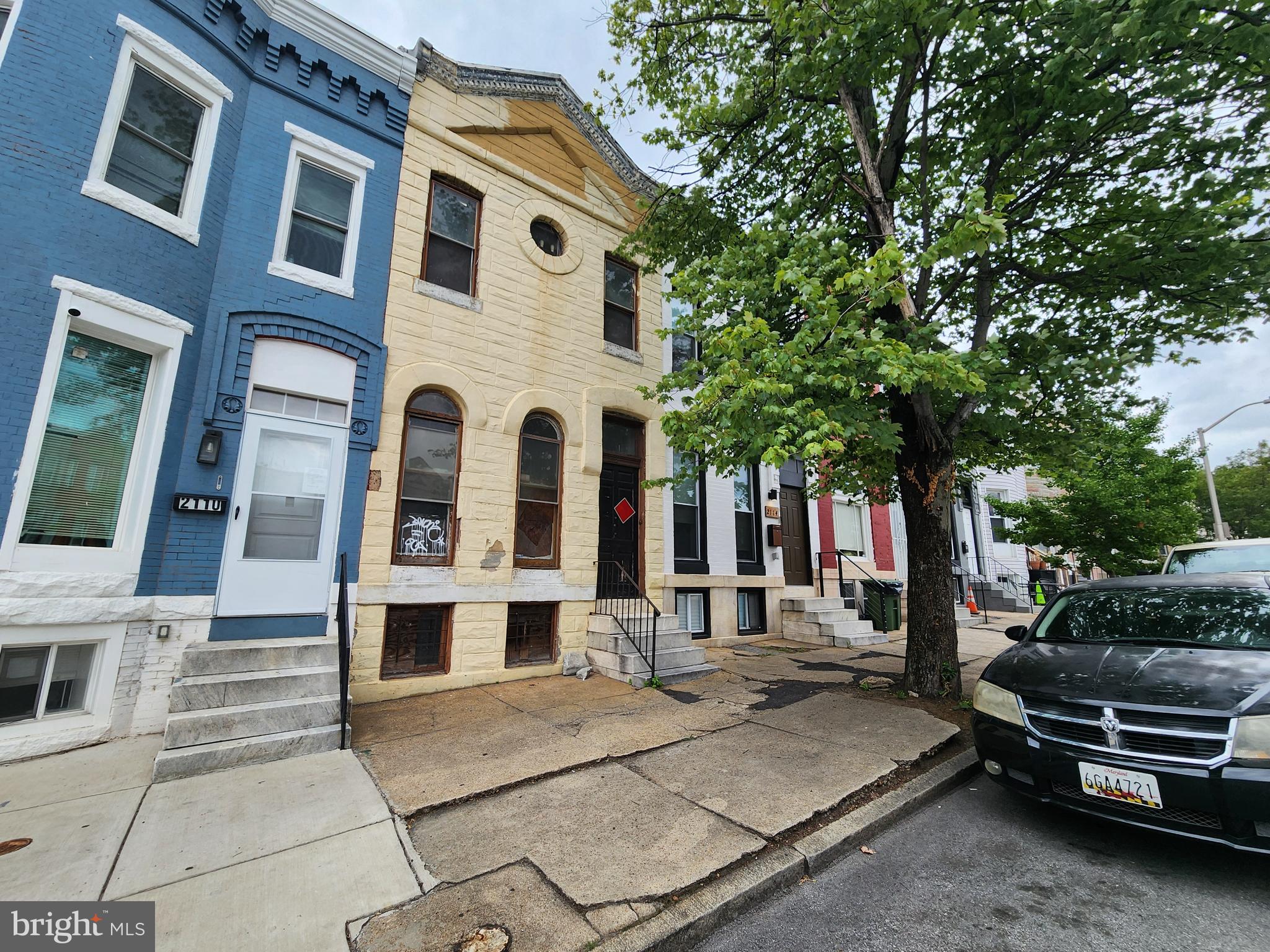 2112 N FULTON AVENUE