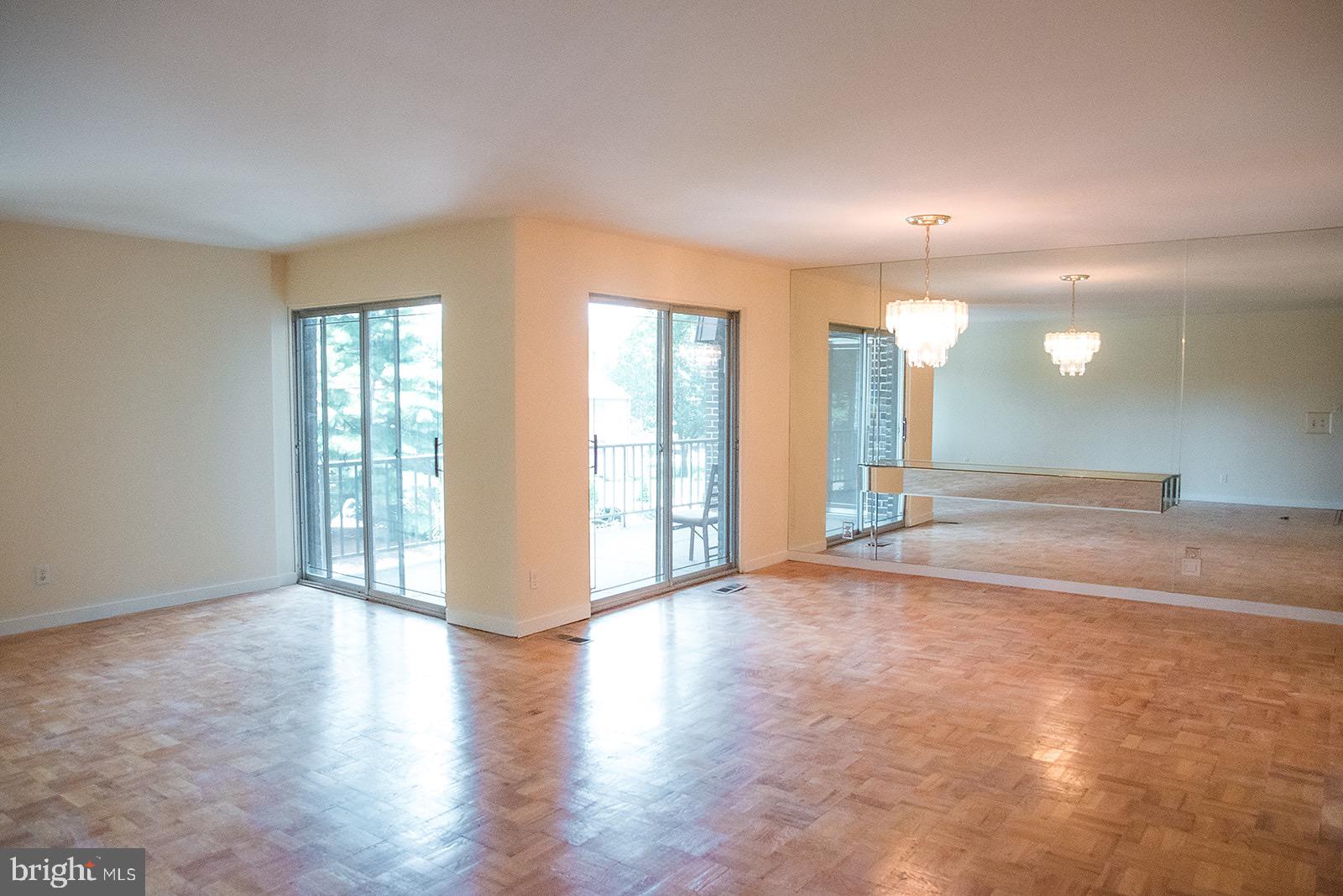 16 STONEHENGE CIRCLE 16-5