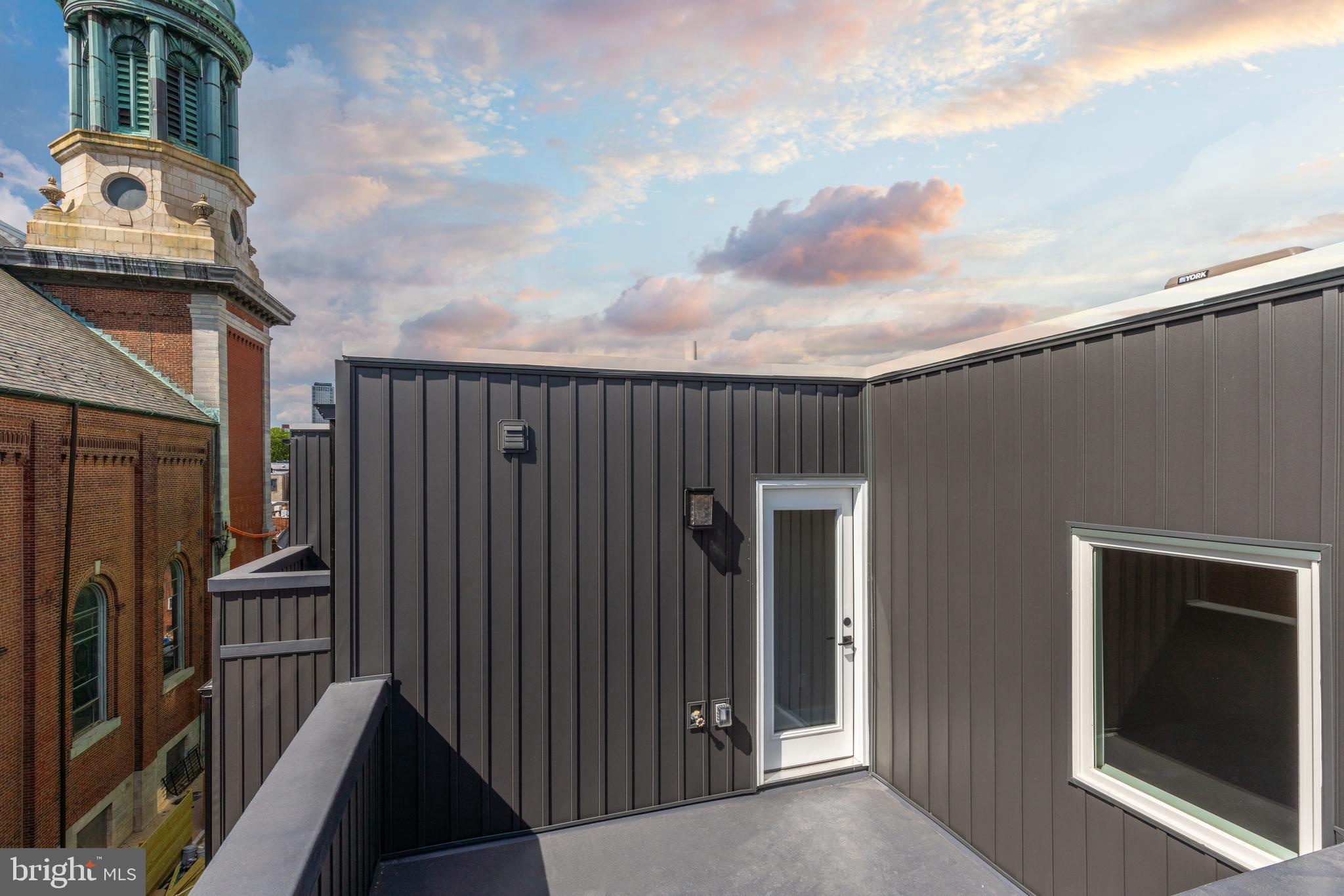 BELLA VISTA - Residential