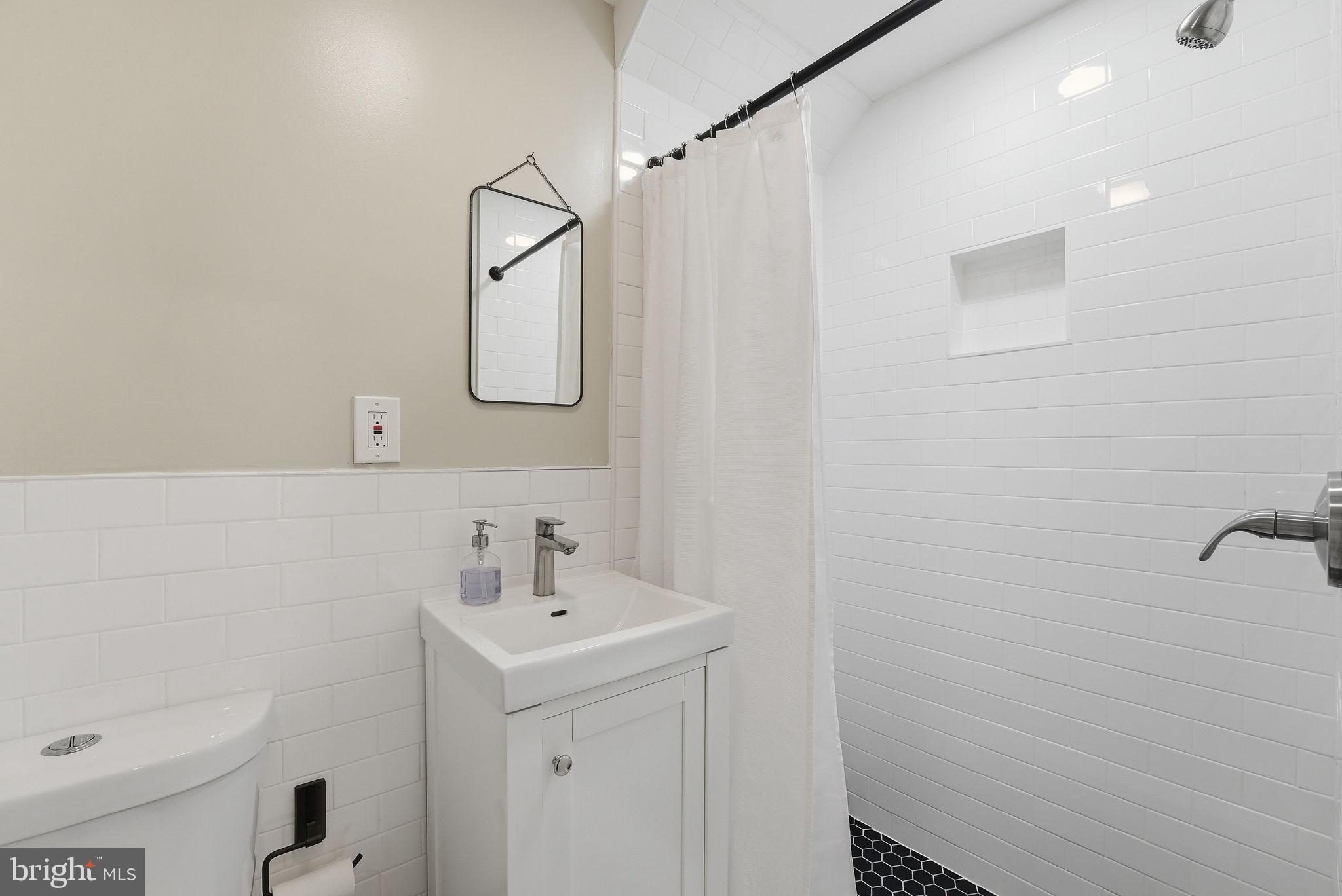 KENSINGTON - Residential