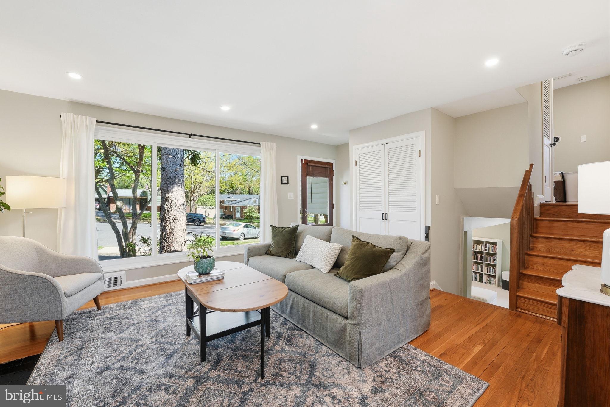 KENSINGTON - Residential