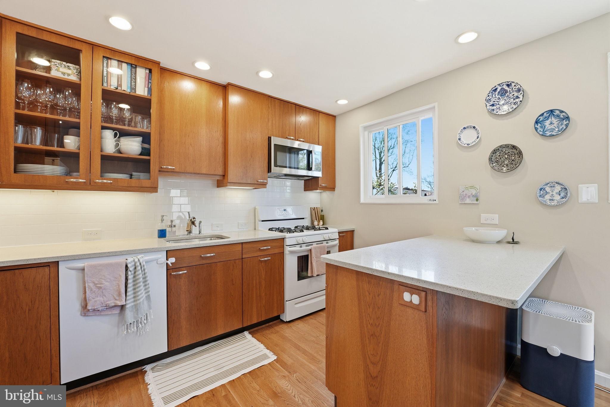 KENSINGTON - Residential