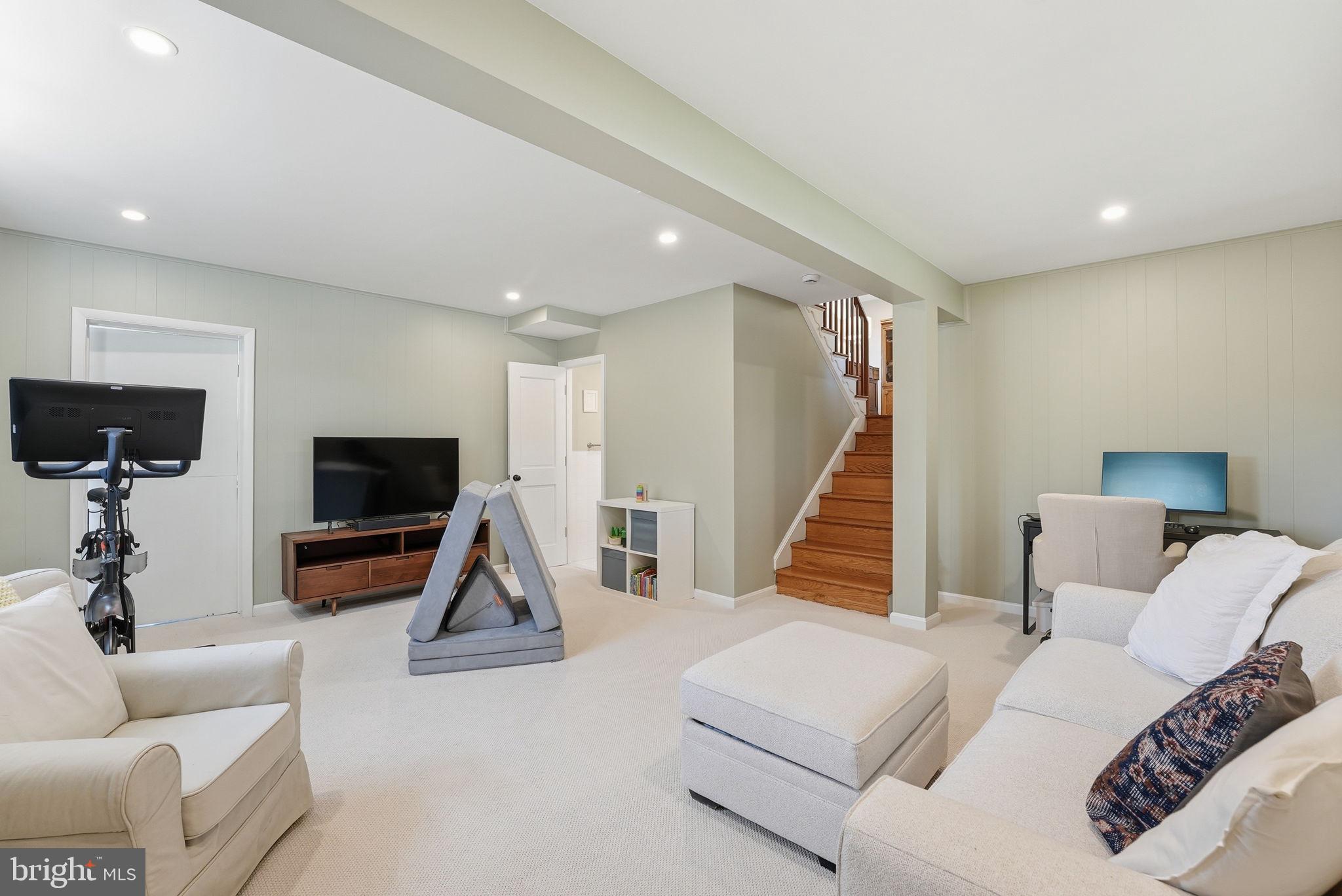 KENSINGTON - Residential