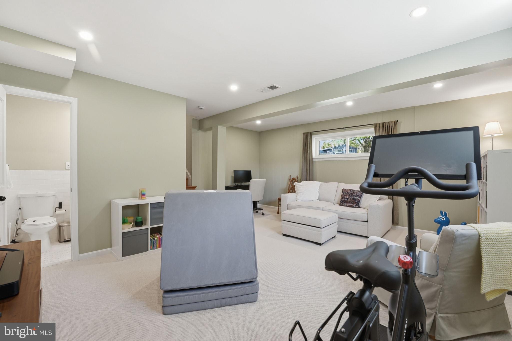 KENSINGTON - Residential