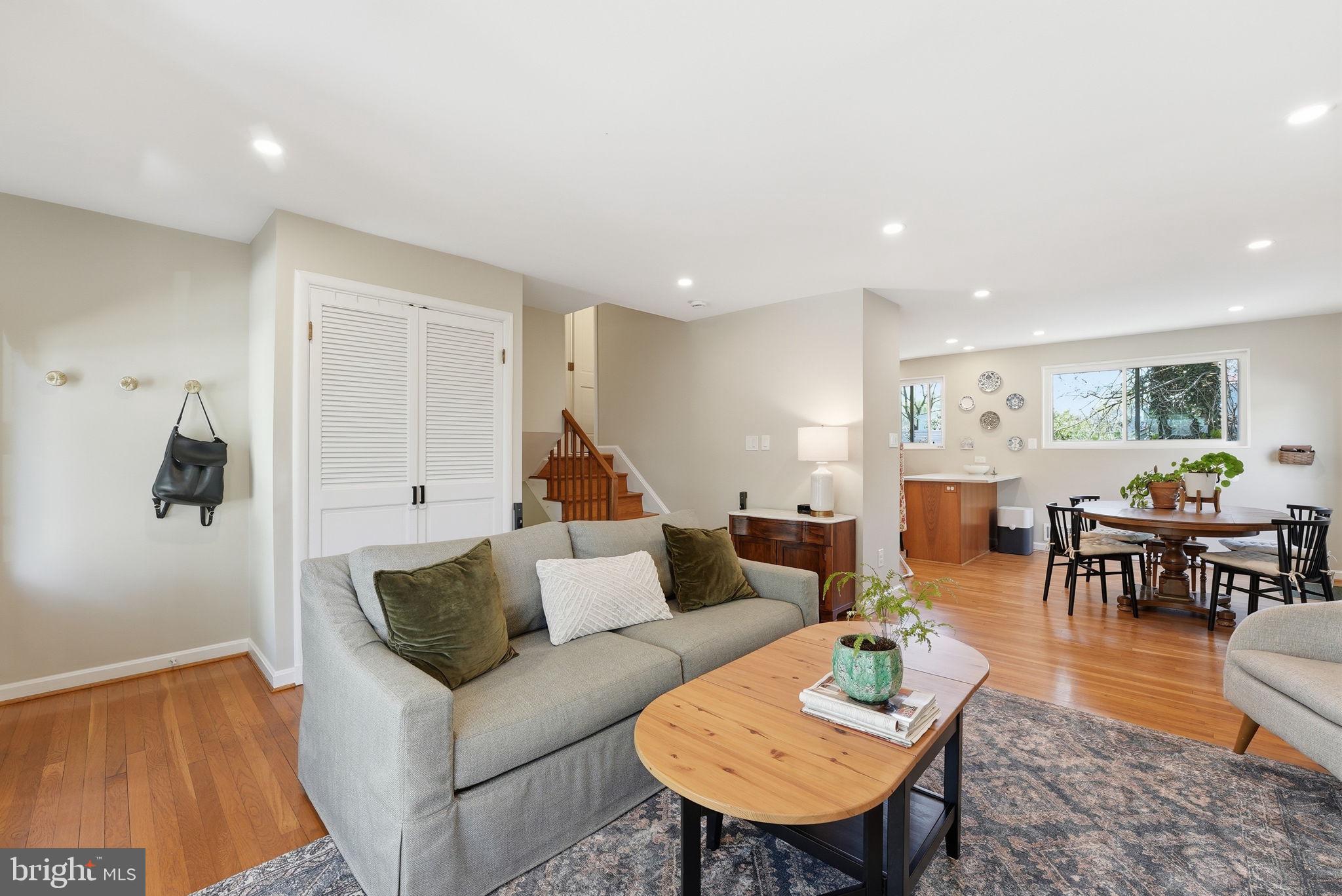 KENSINGTON - Residential