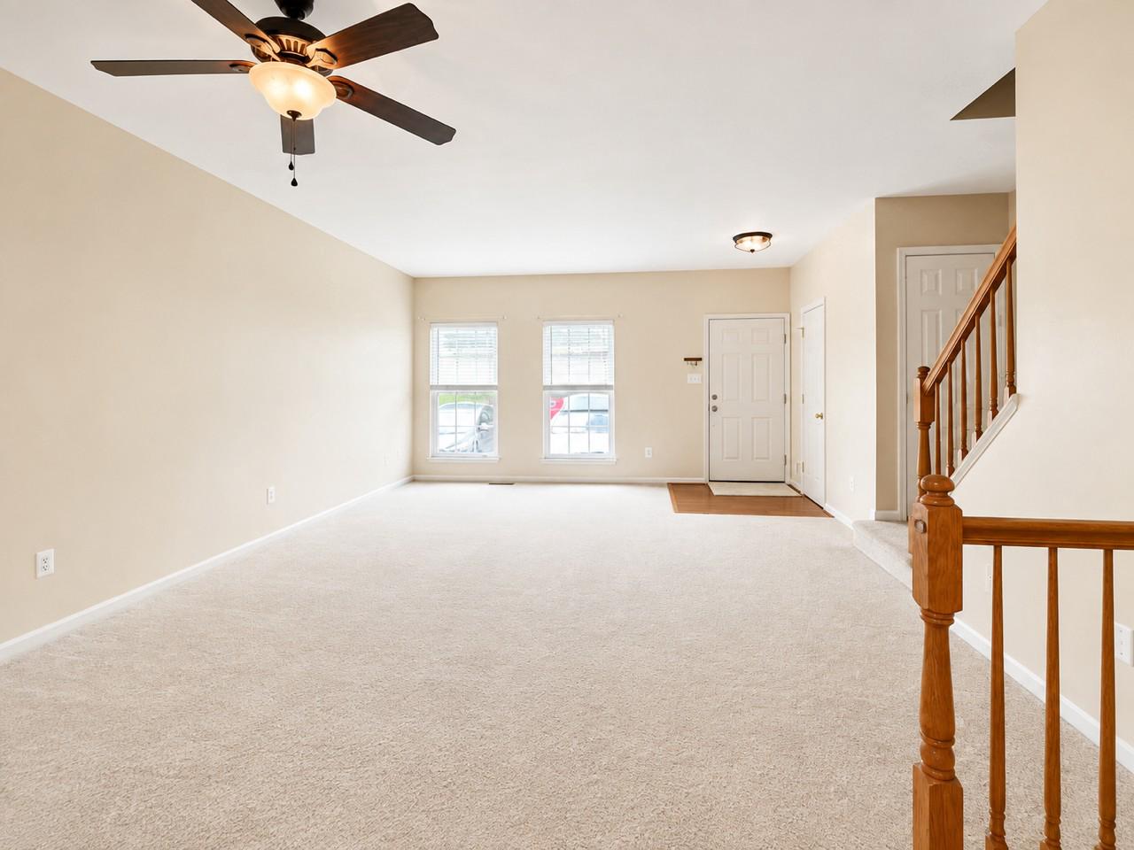 987 LONGVIEW LANE