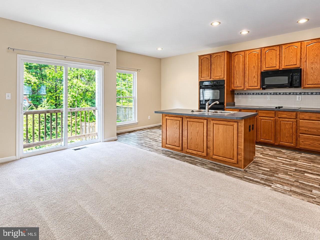 987 LONGVIEW LANE