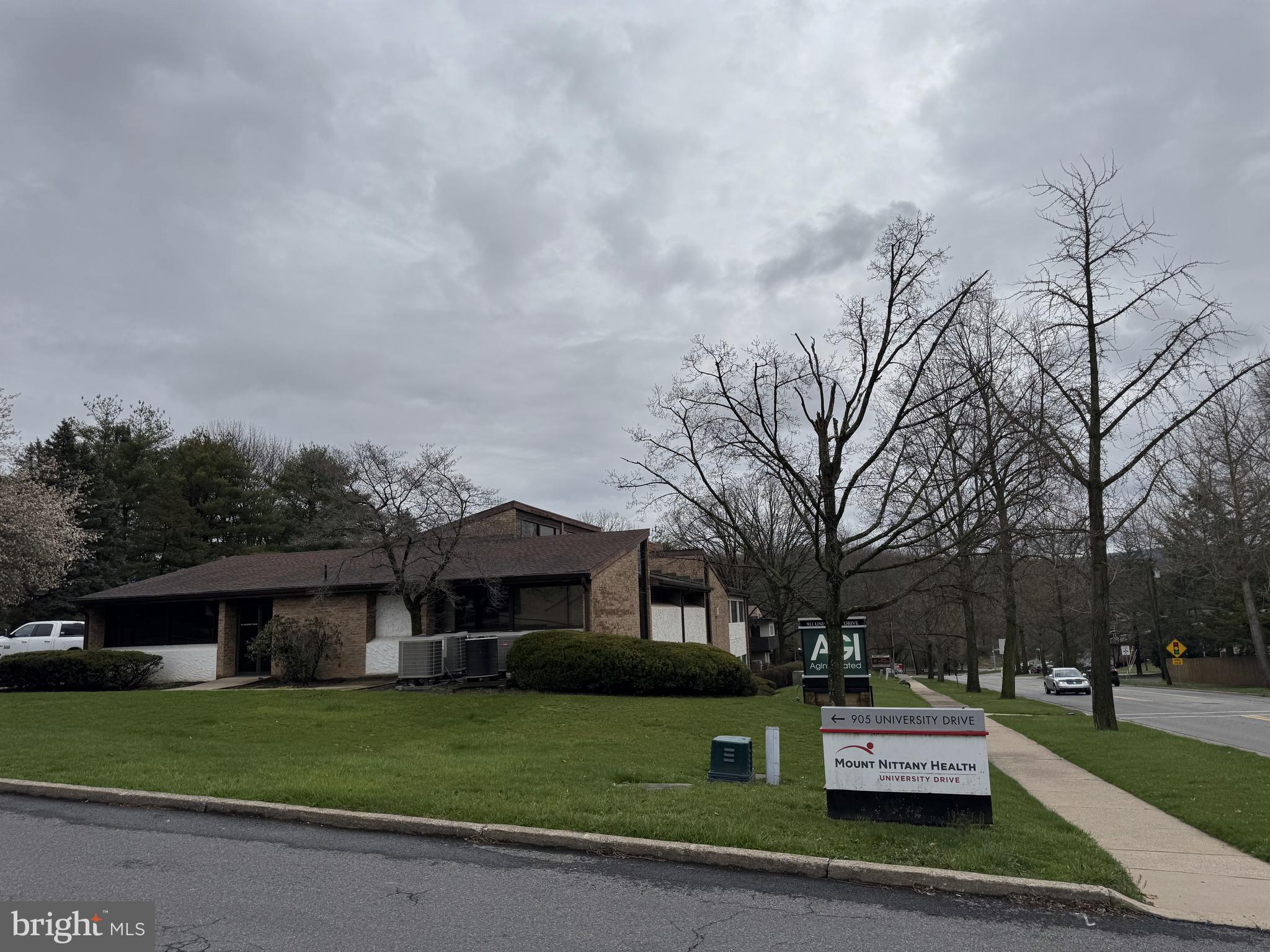 911 UNIVERSITY DRIVE