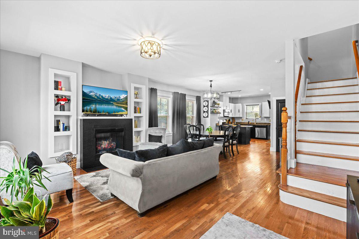 425 S 6TH STREET