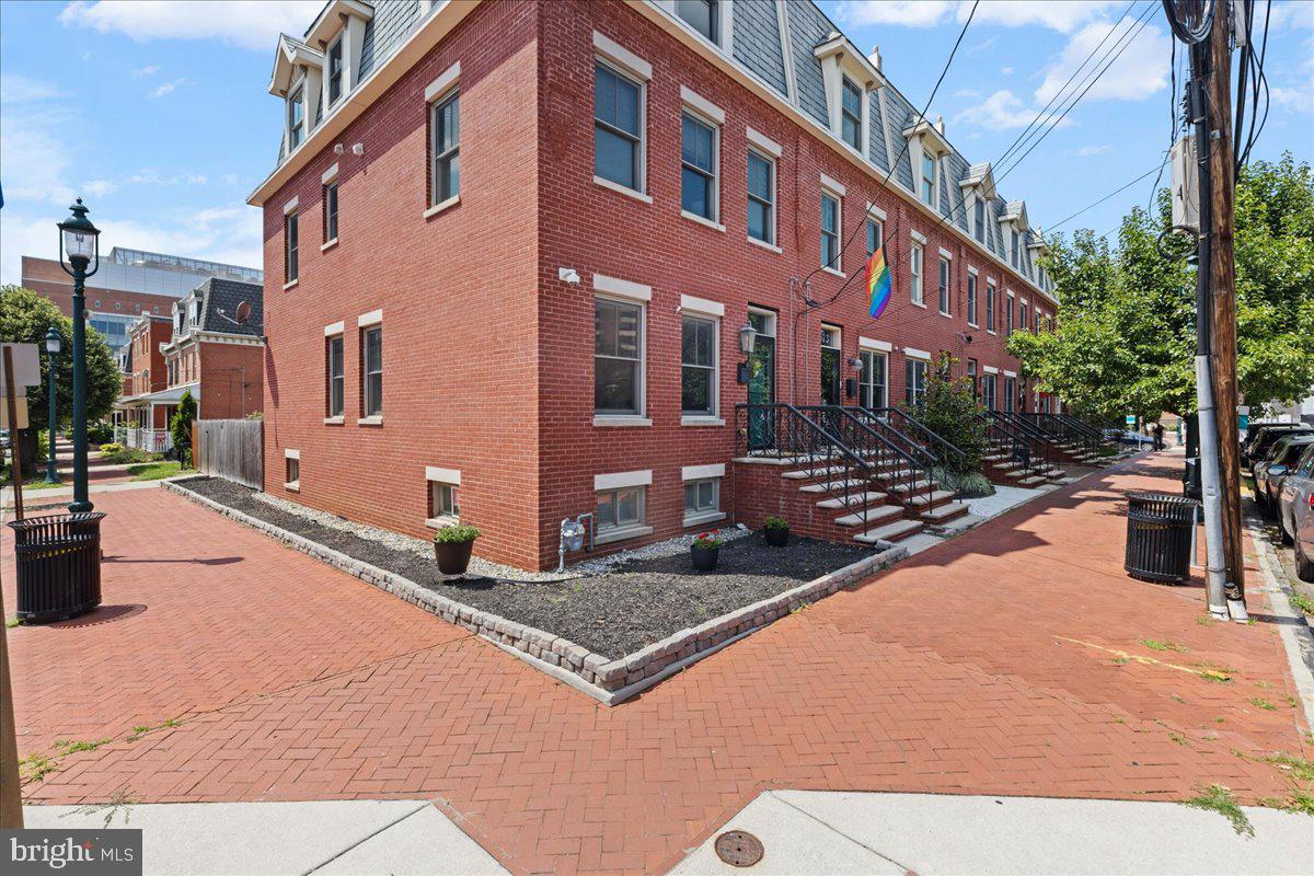 425 S 6TH STREET