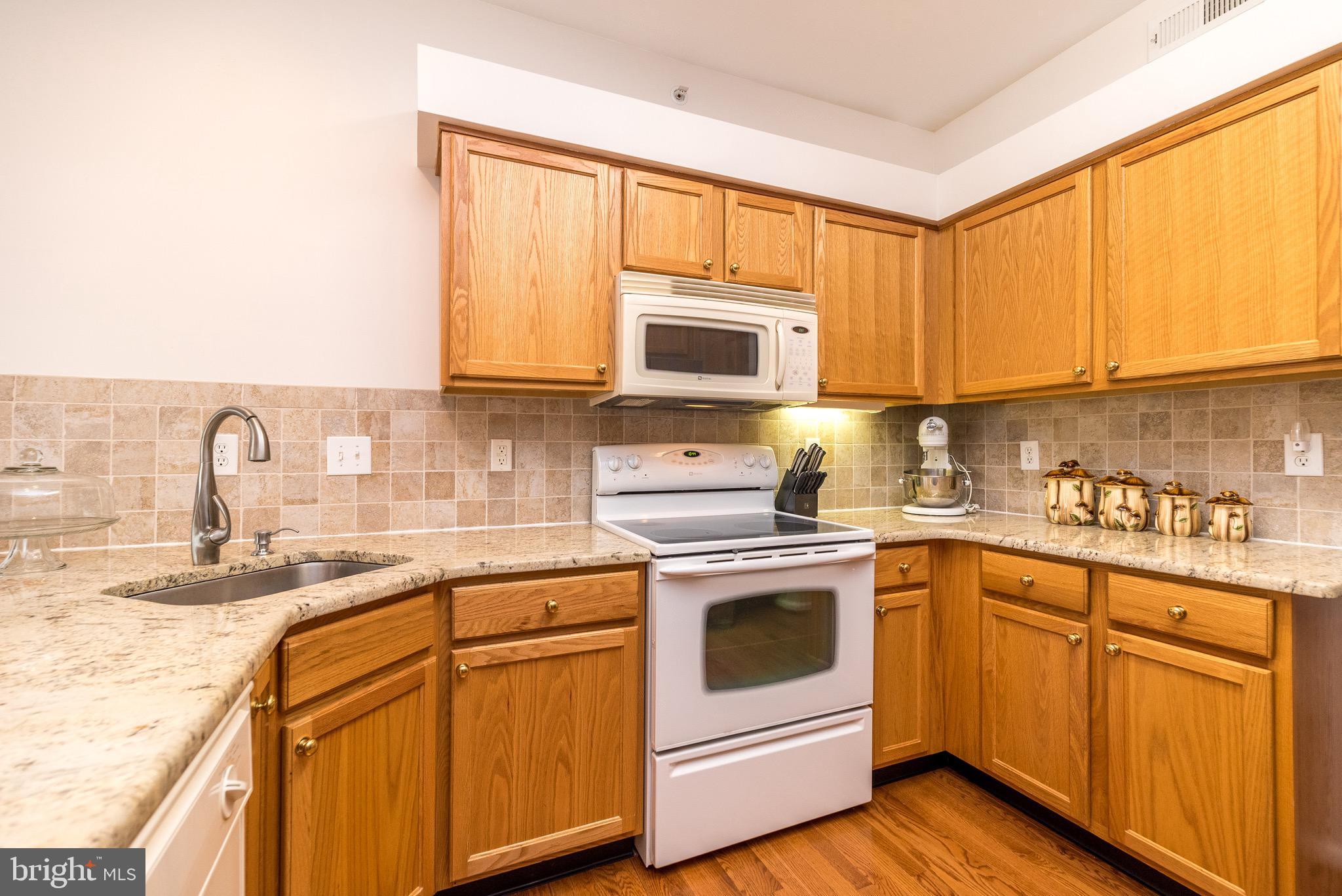 LAMPLIGHTER VILLAGE - Residential