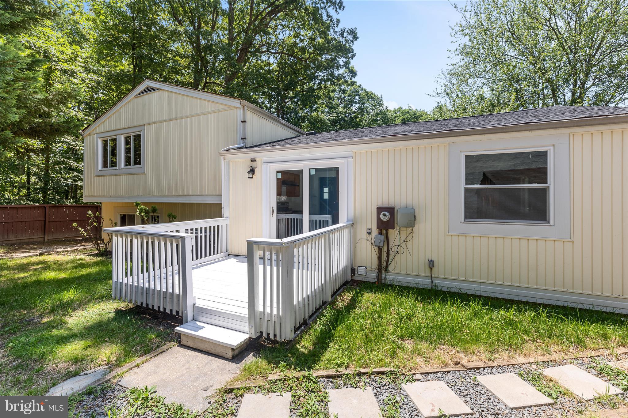 RESTON - Residential