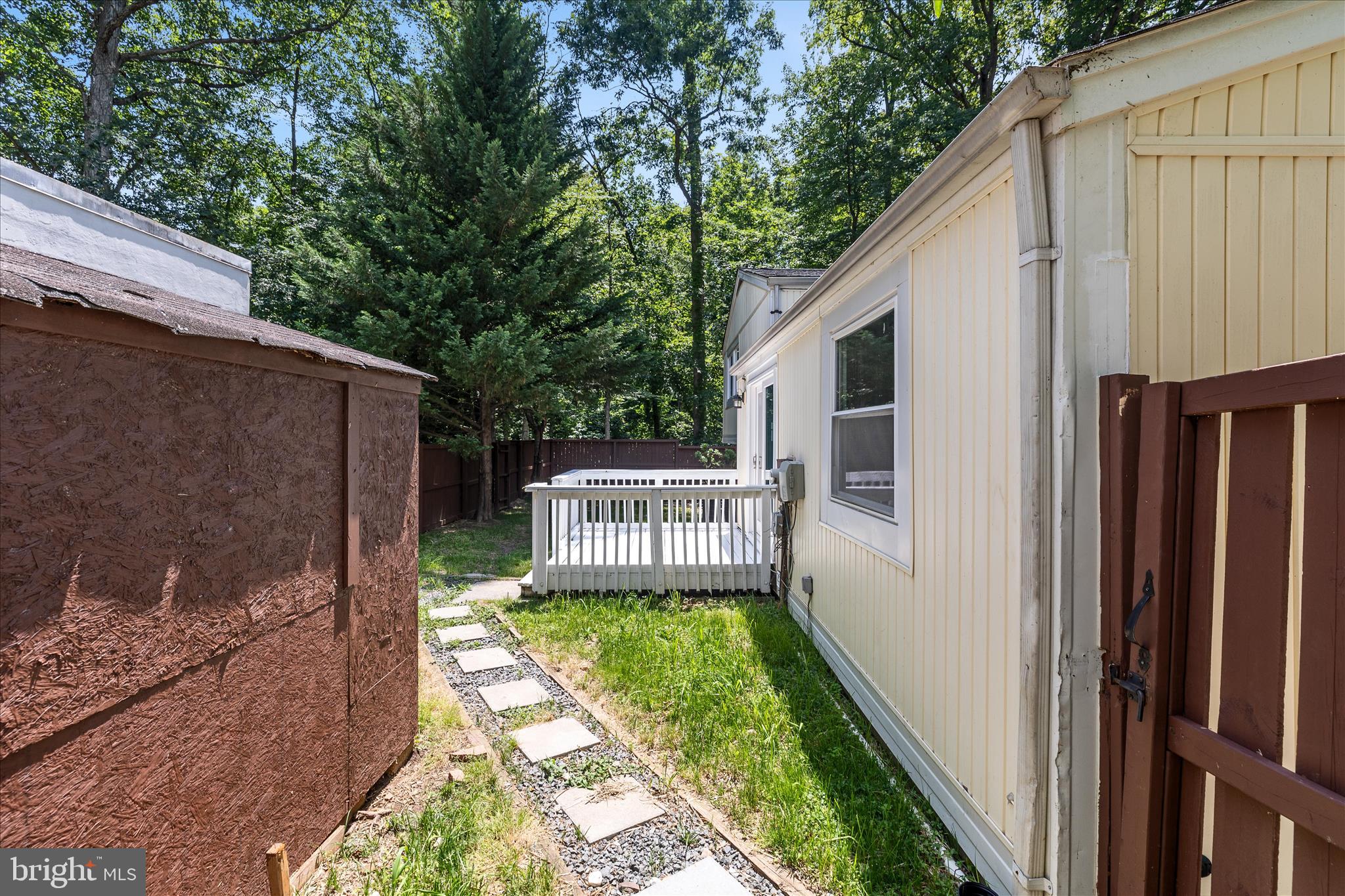 RESTON - Residential