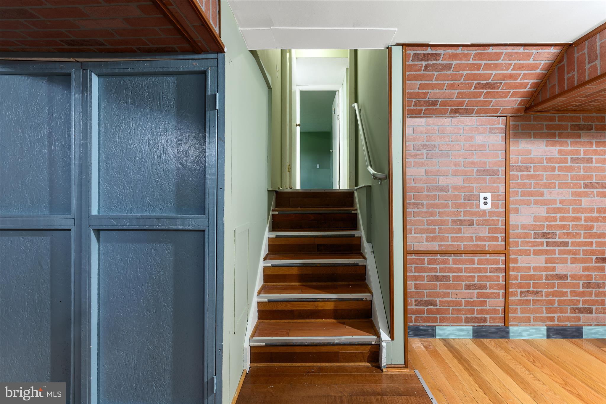 RESTON - Residential